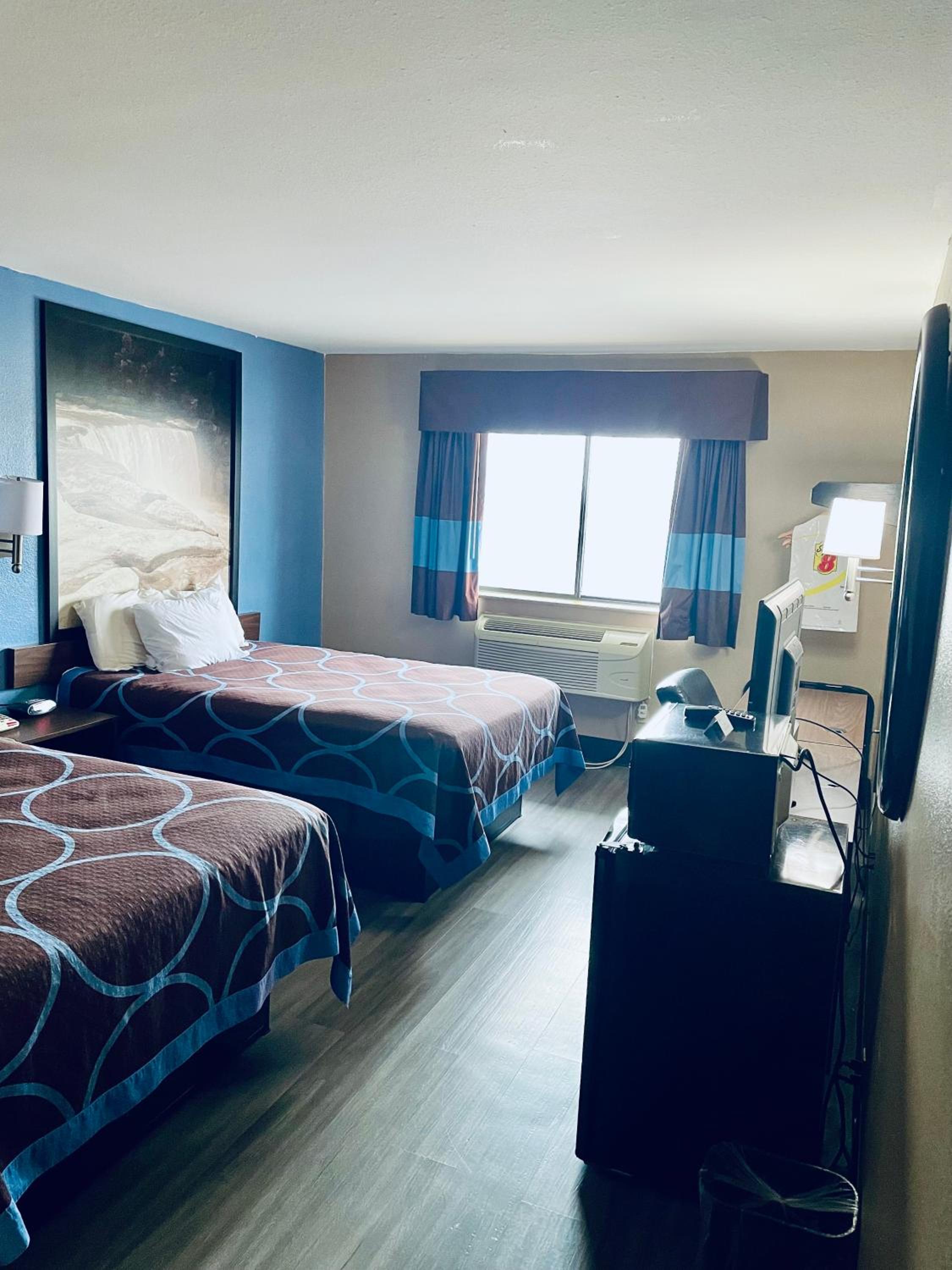 Double Room with Two Double Beds - Non-Smoking - Photo 2