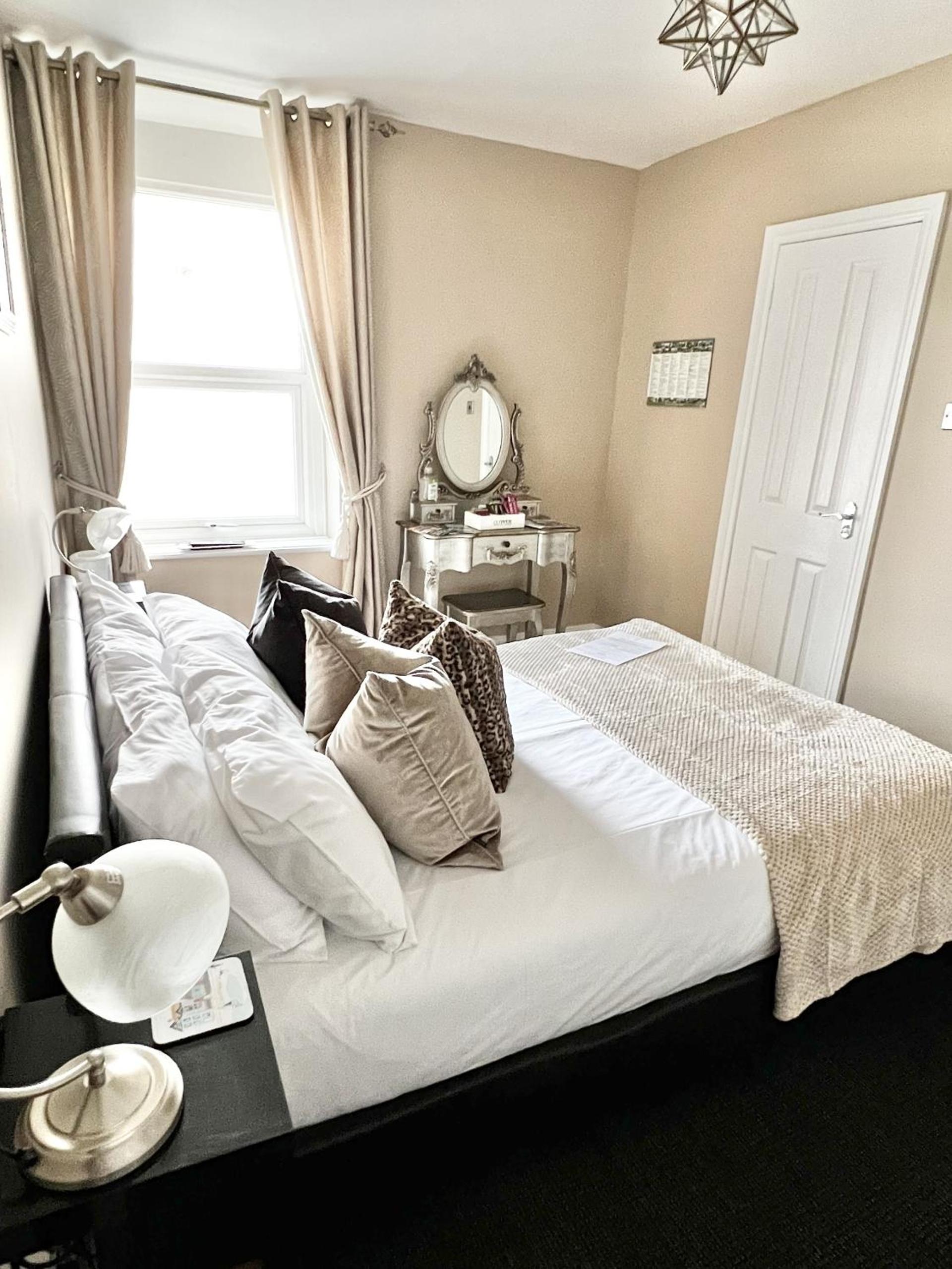 Standard Double Room photo 3