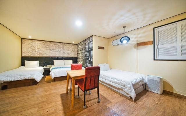 Triple Room photo 2