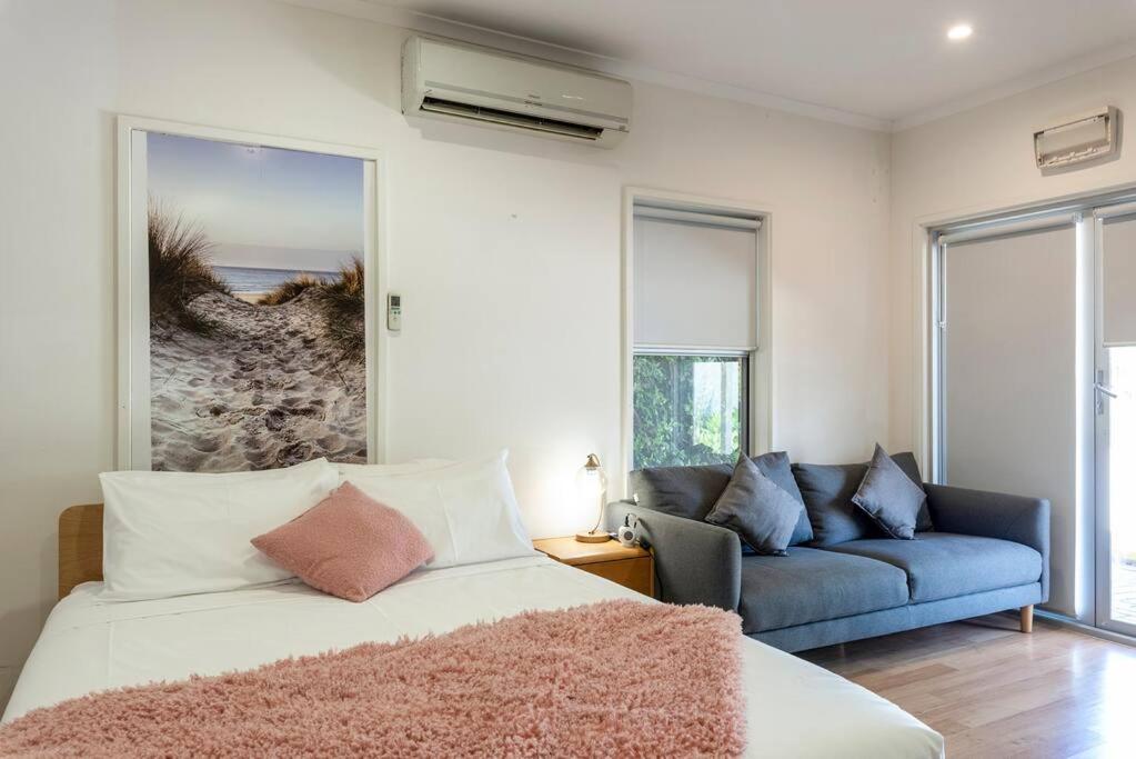 One-Bedroom Apartment - Photo 16
