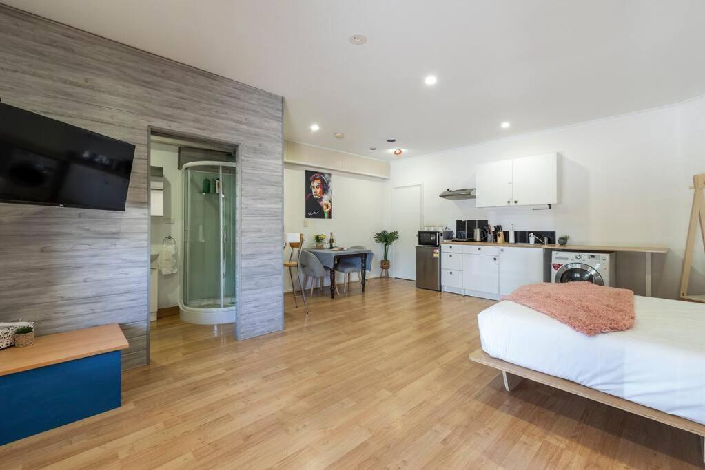 One-Bedroom Apartment - Photo 9