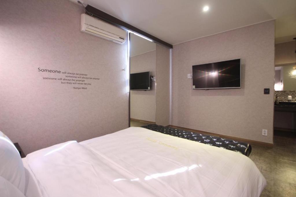 Double Room - Photo 5