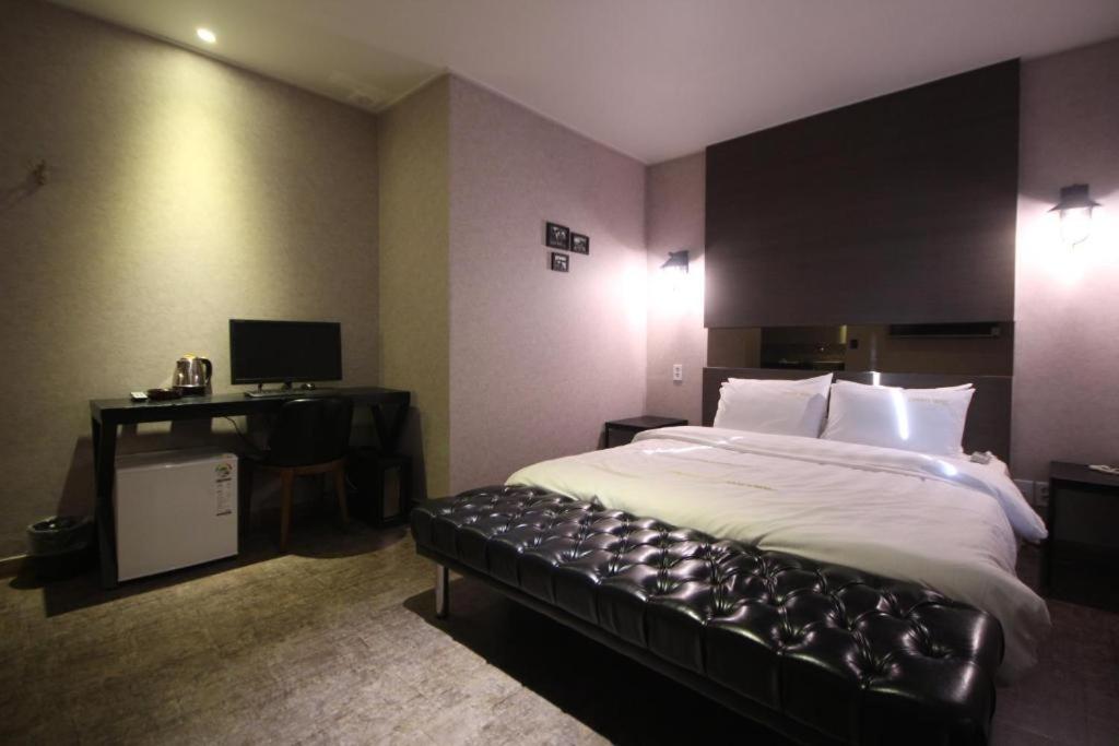 Double Room - Photo 6