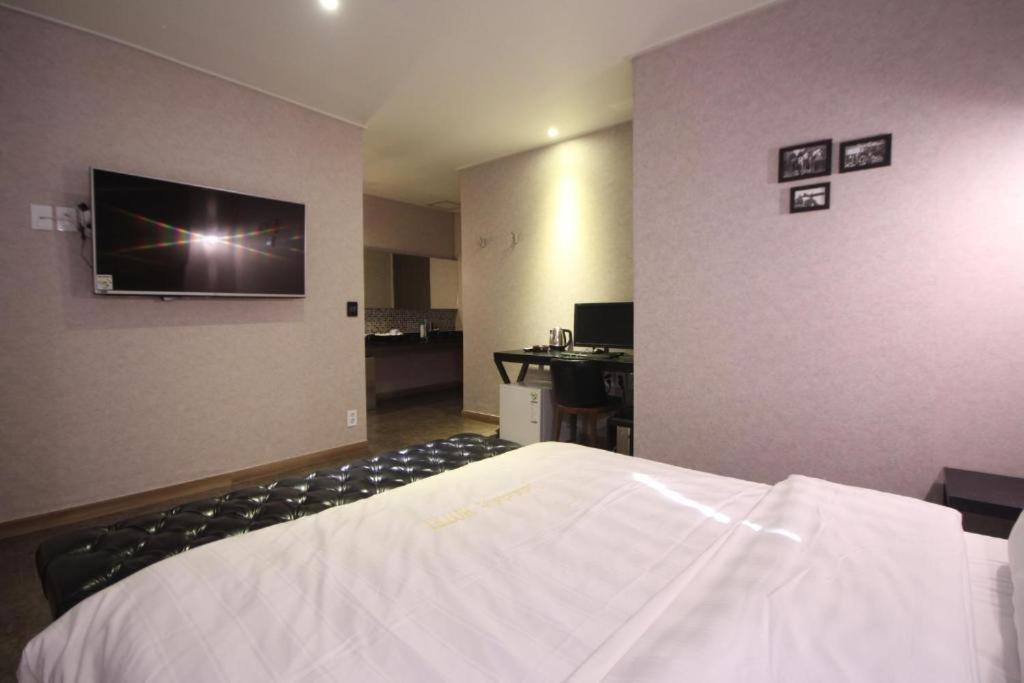 Double Room - Photo 3