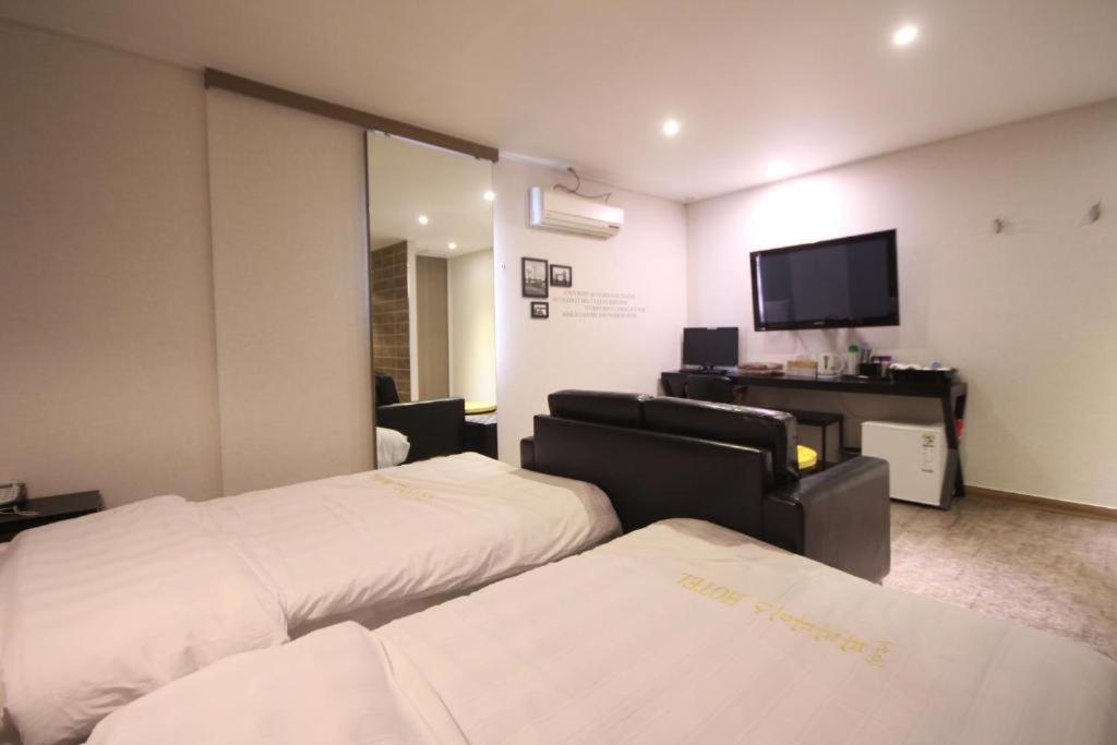 Double Room - Photo 1