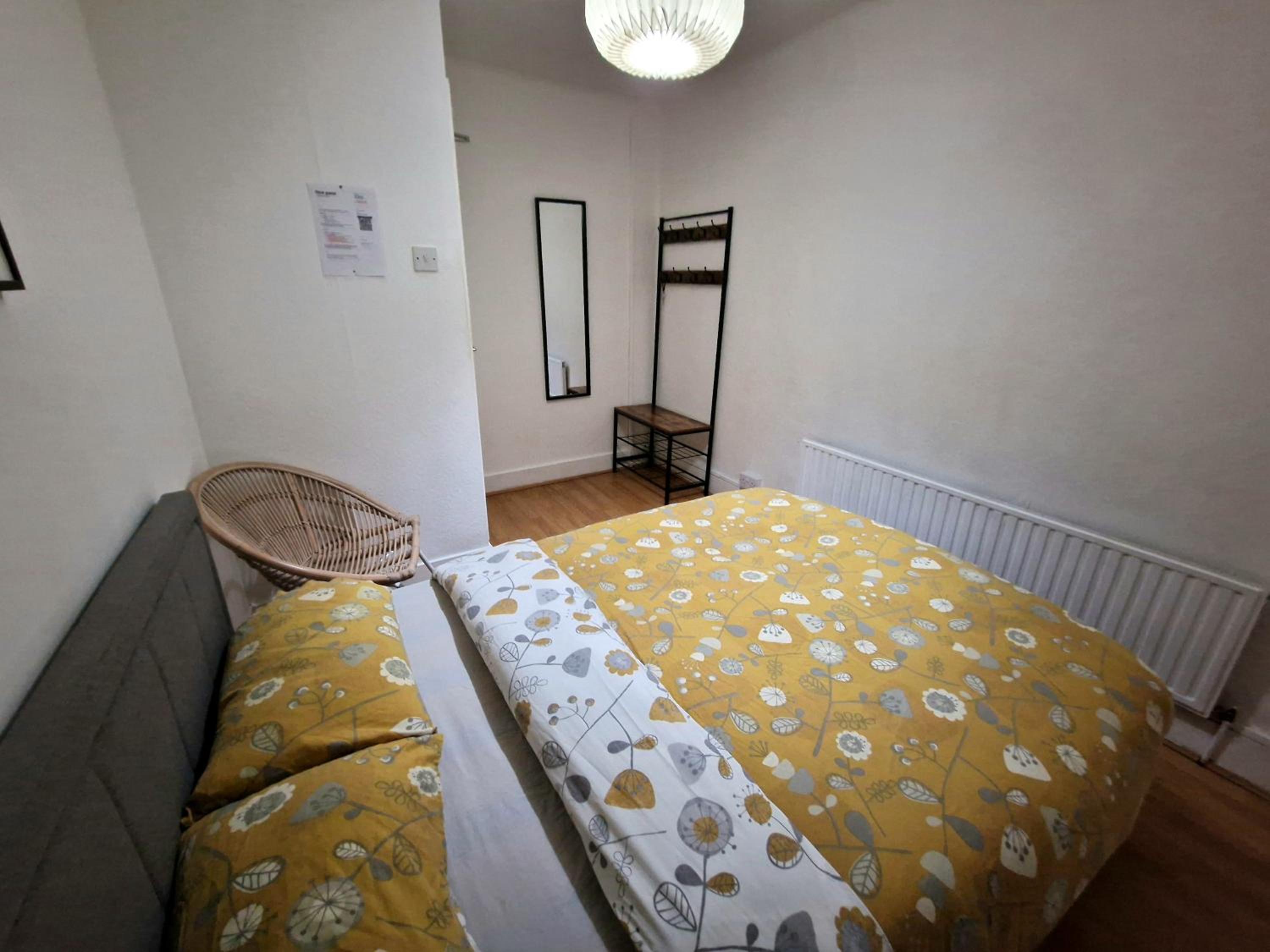 Budget Double Room photo 3