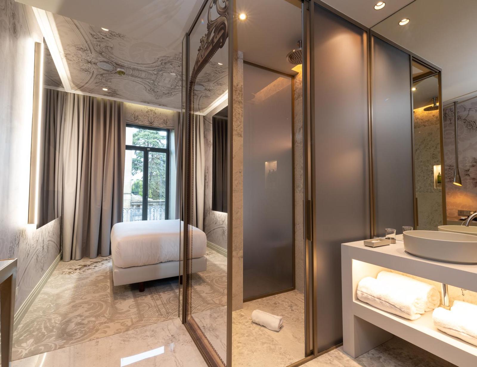 Double Room - Photo 5