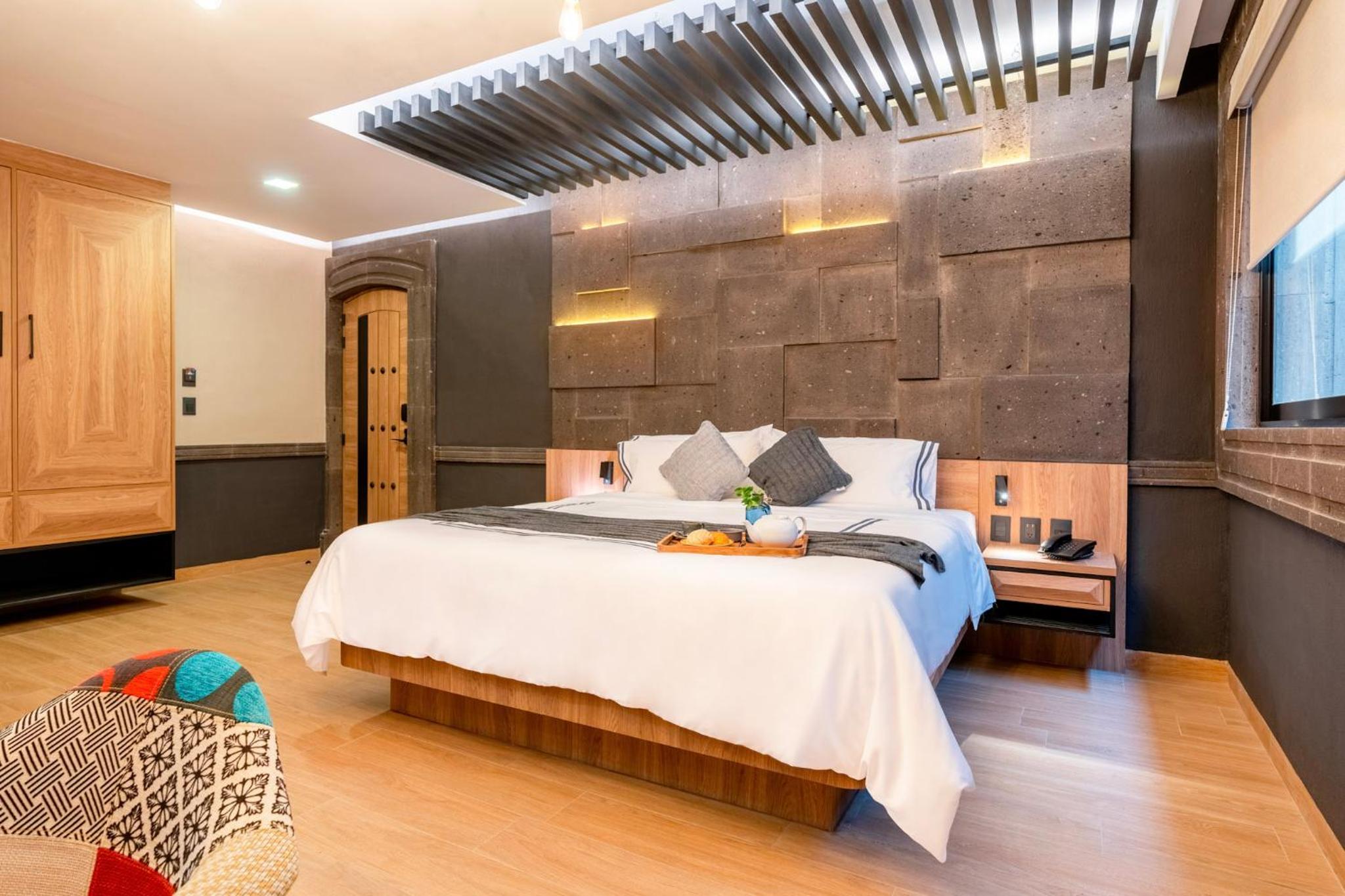 Deluxe King Room photo 1
