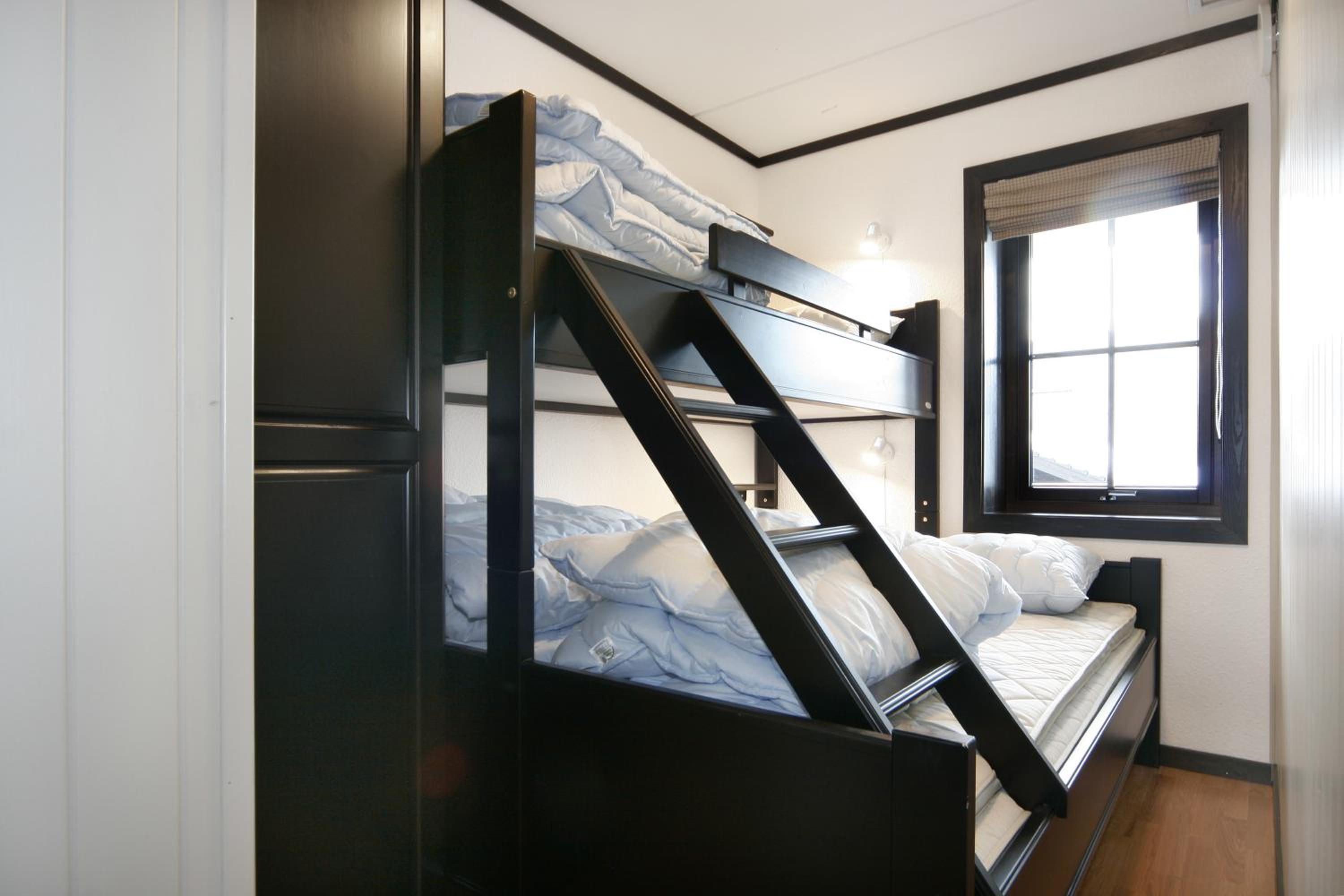 Five-Bedroom Apartment - Photo 1