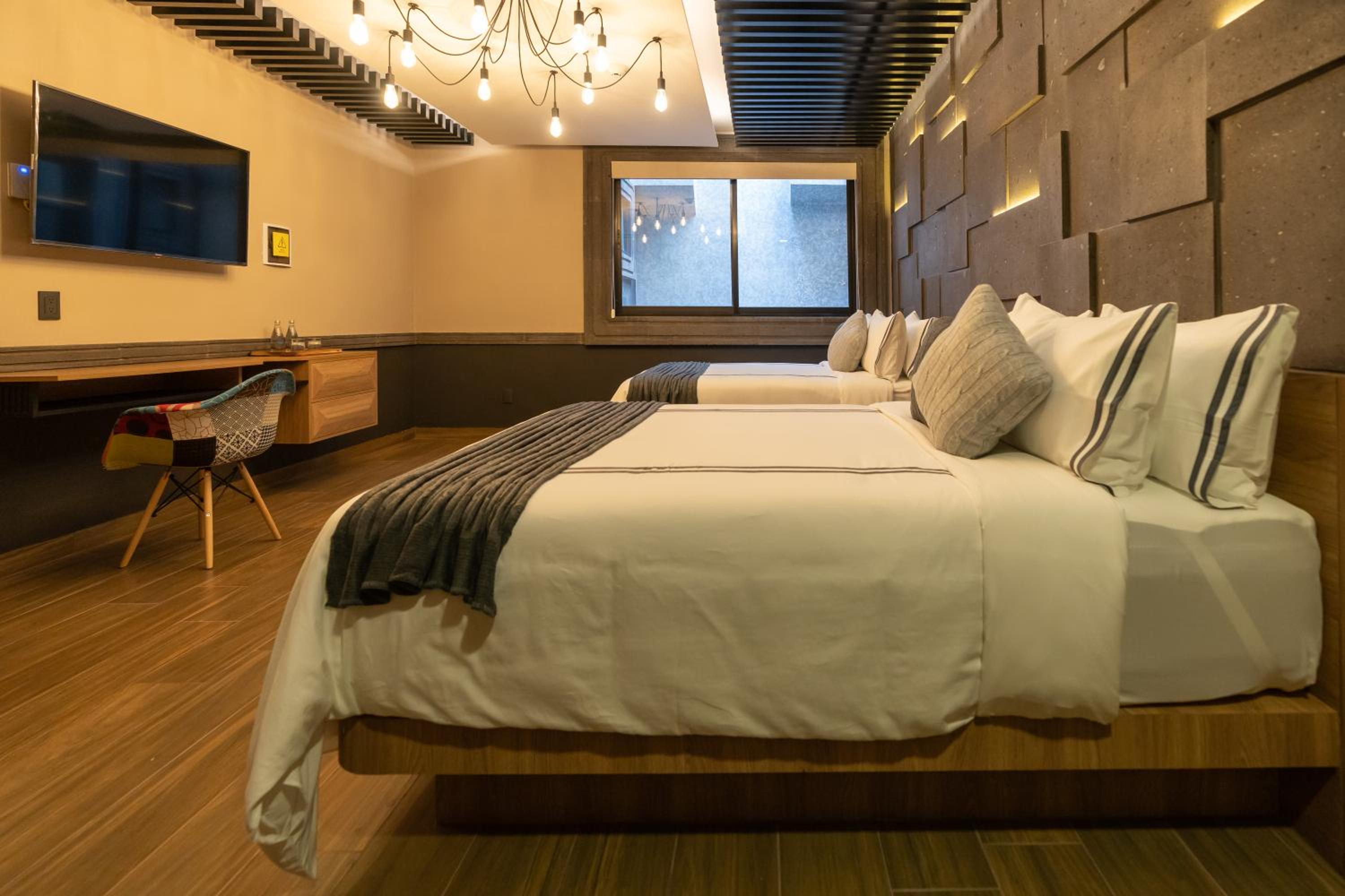 Deluxe Double Room with Two Double Beds photo 2
