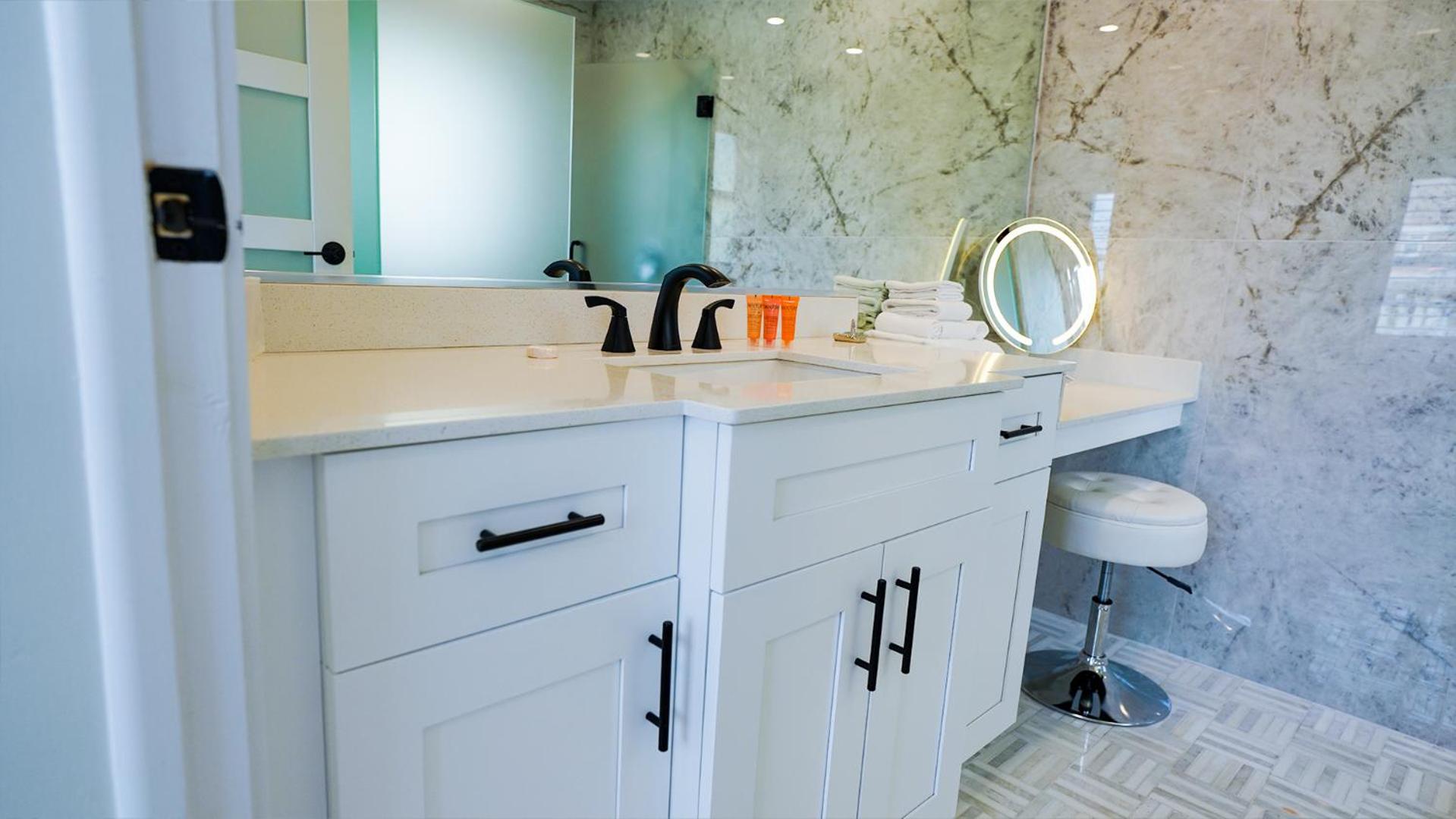 King Suite with Spa Bath photo 2