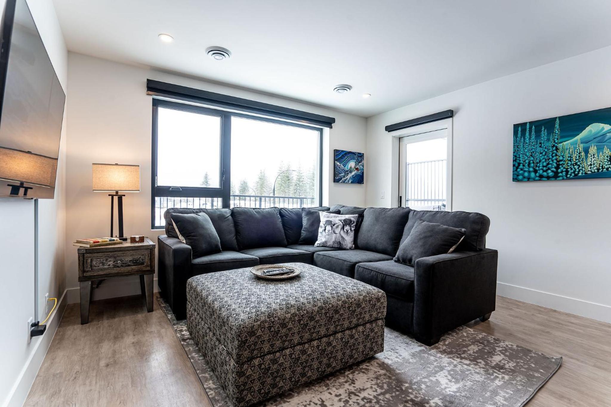 Three-Bedroom Apartment photo 1