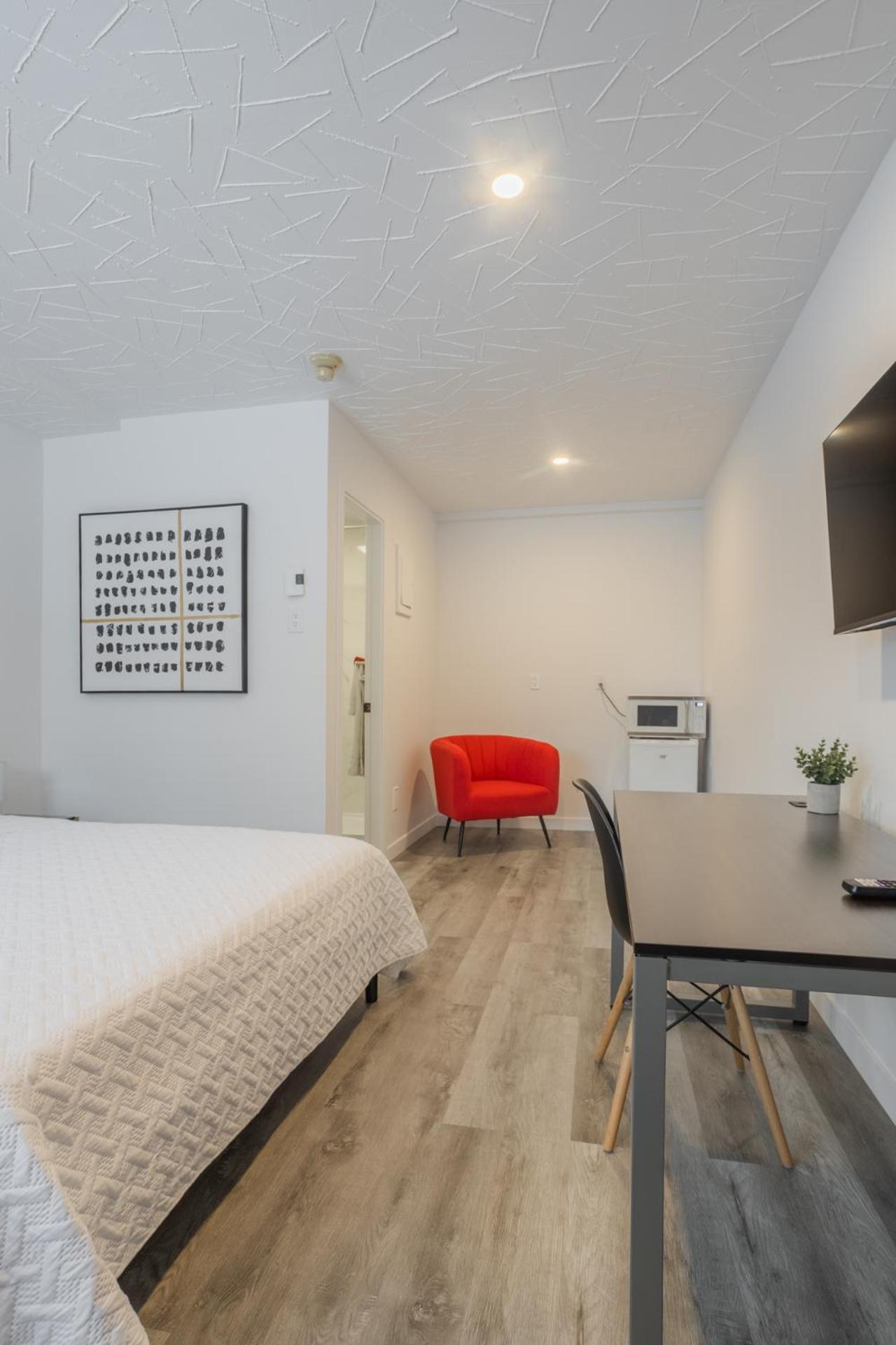 Queen Room photo 1