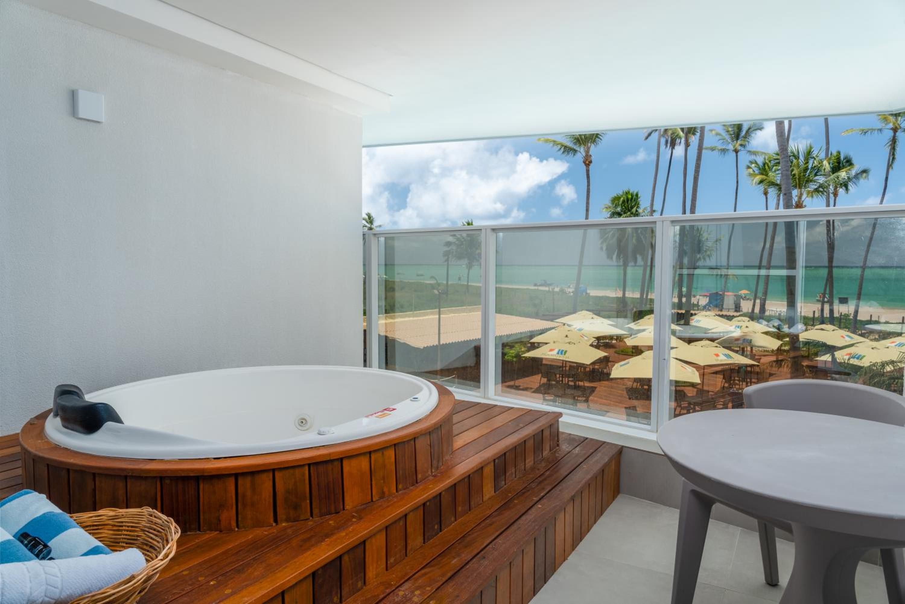 Suite Excellence Dbl first floor with bathtub on the balcony photo 3
