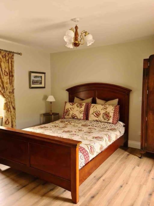 Three-Bedroom House photo 2