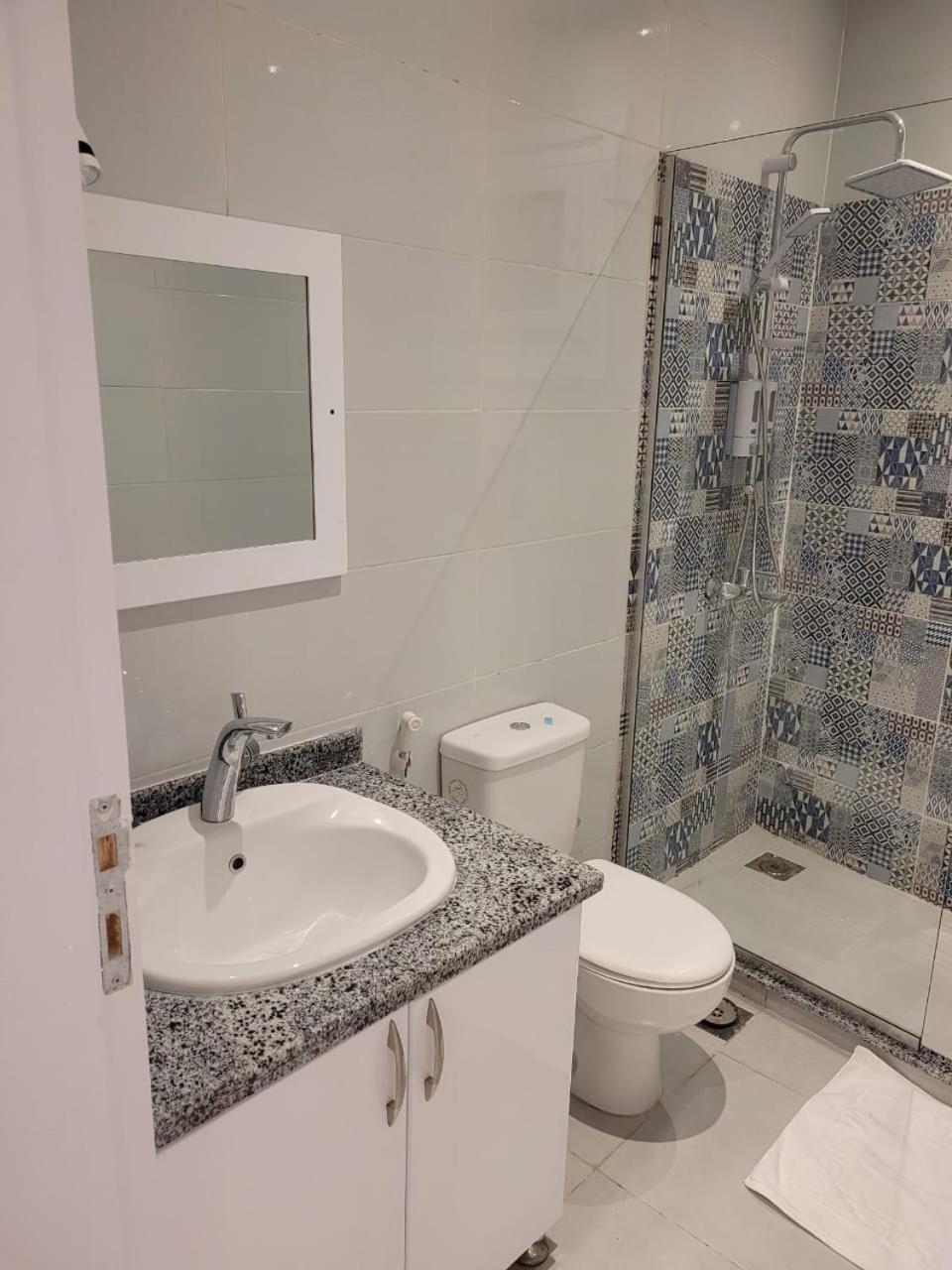 Deluxe Double or Twin Room with Pool Access photo 2