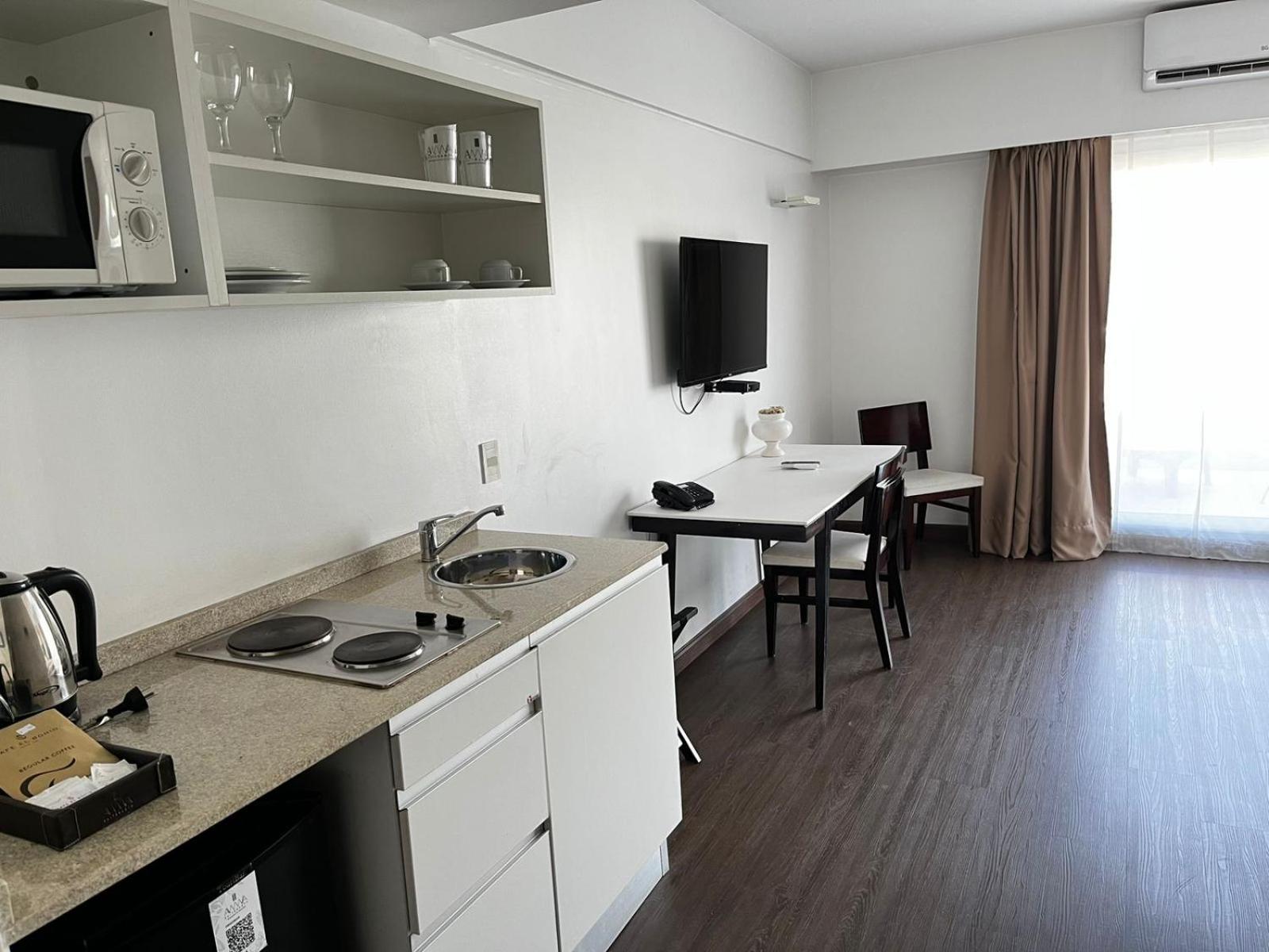 Suite with Balcony thumbnail 6