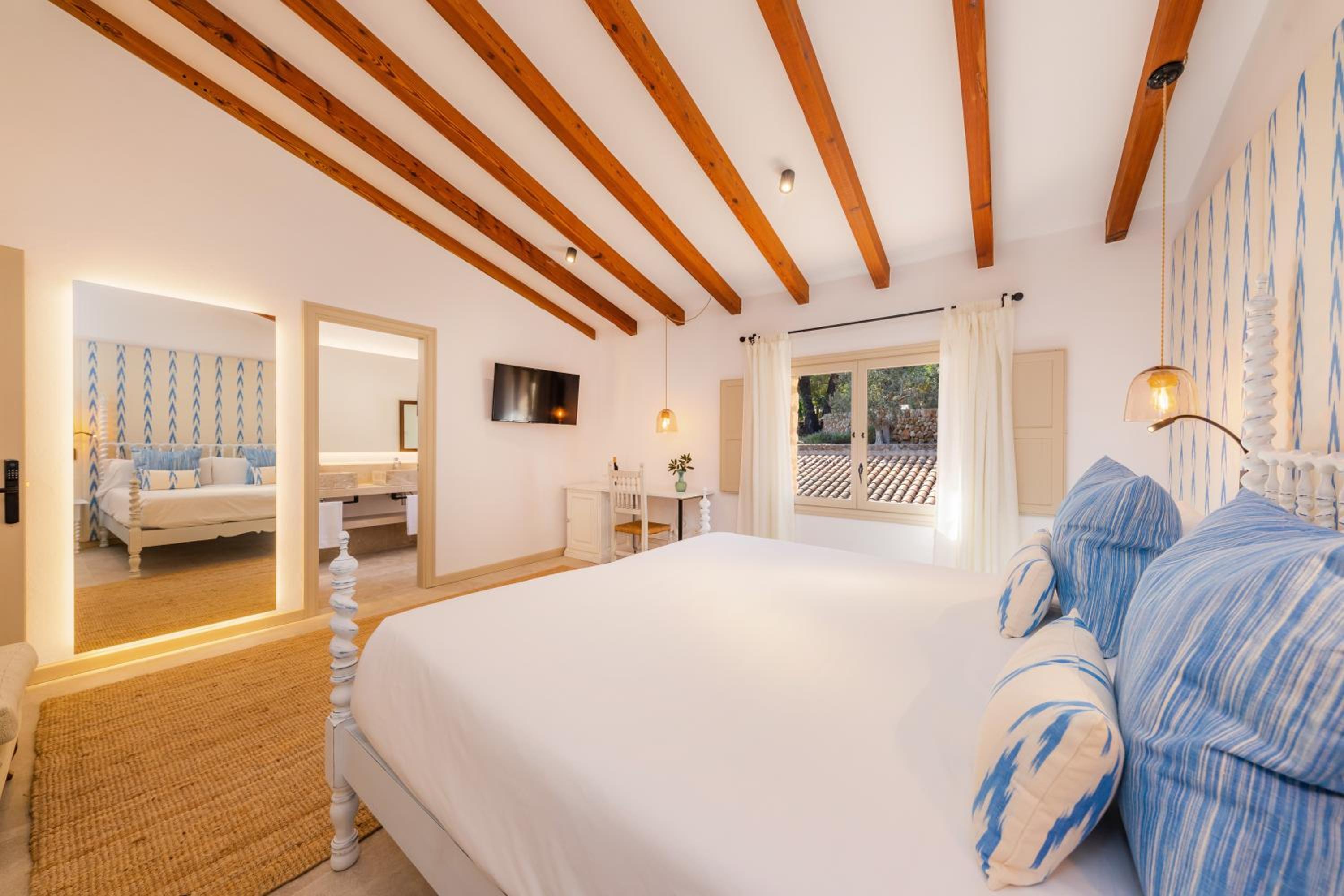 Deluxe Double Room - Photo 3