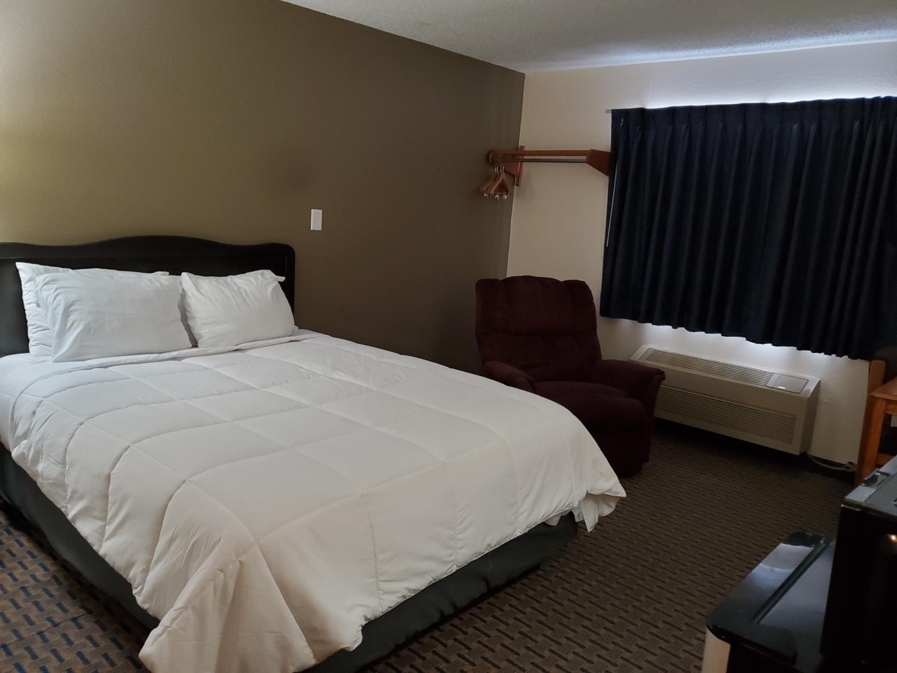 Standard Queen Room photo 3