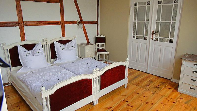 One-Bedroom Apartment photo 3