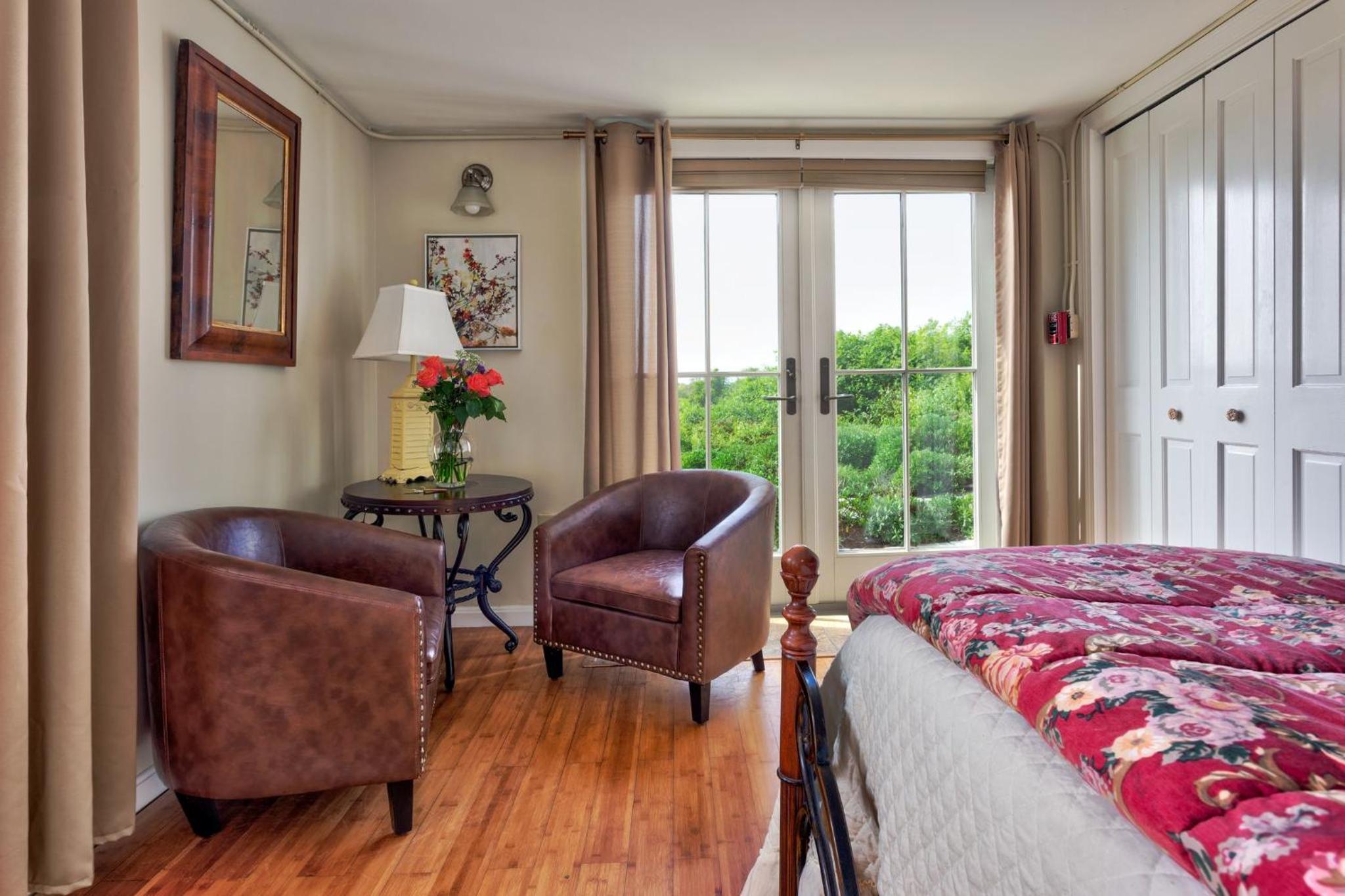 Queen Room with Garden View