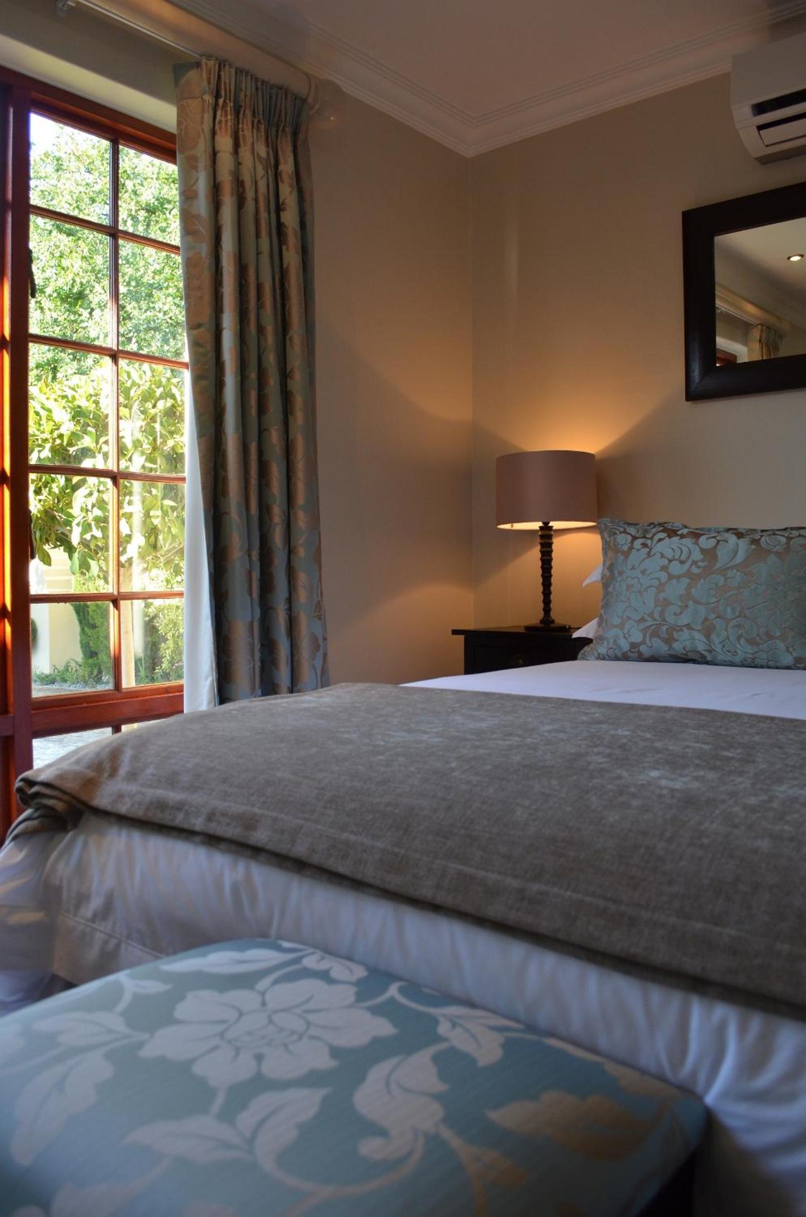 Deluxe Double Room - Photo 18