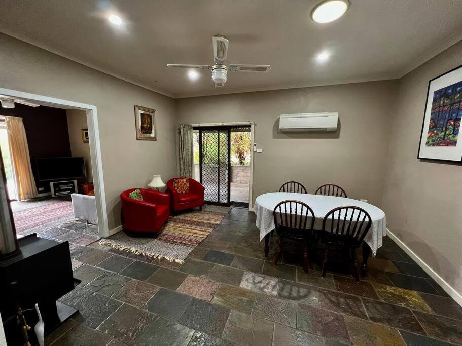Three-Bedroom House photo 2