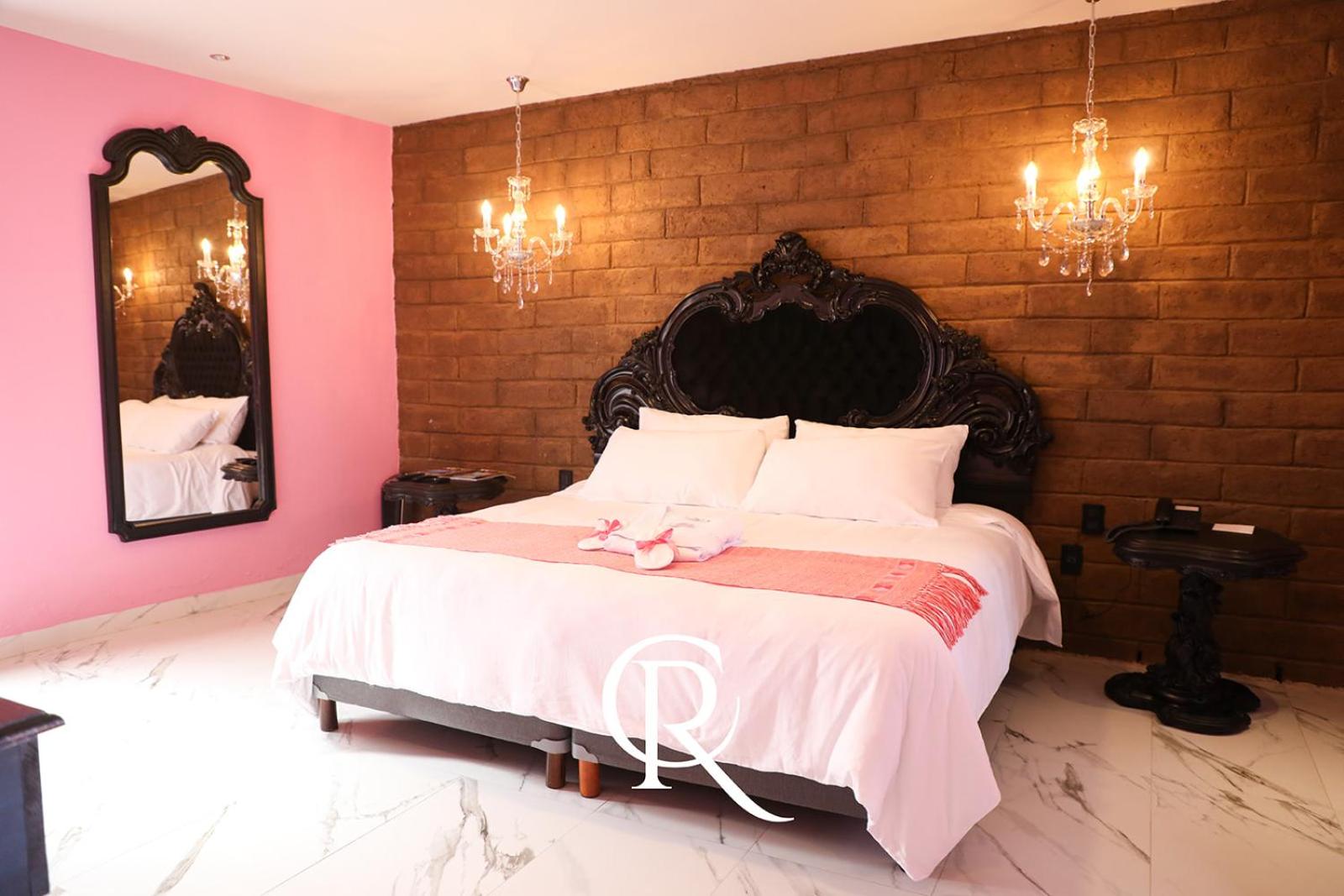 Standard King Room - Photo 1