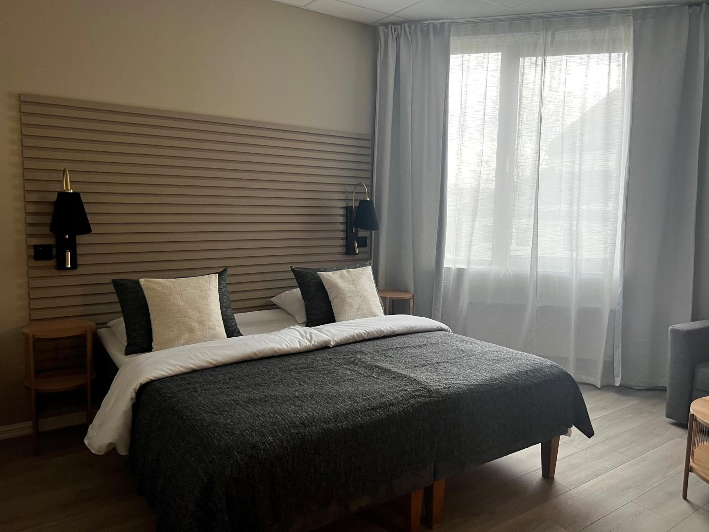 Double or Twin Room - Photo 5