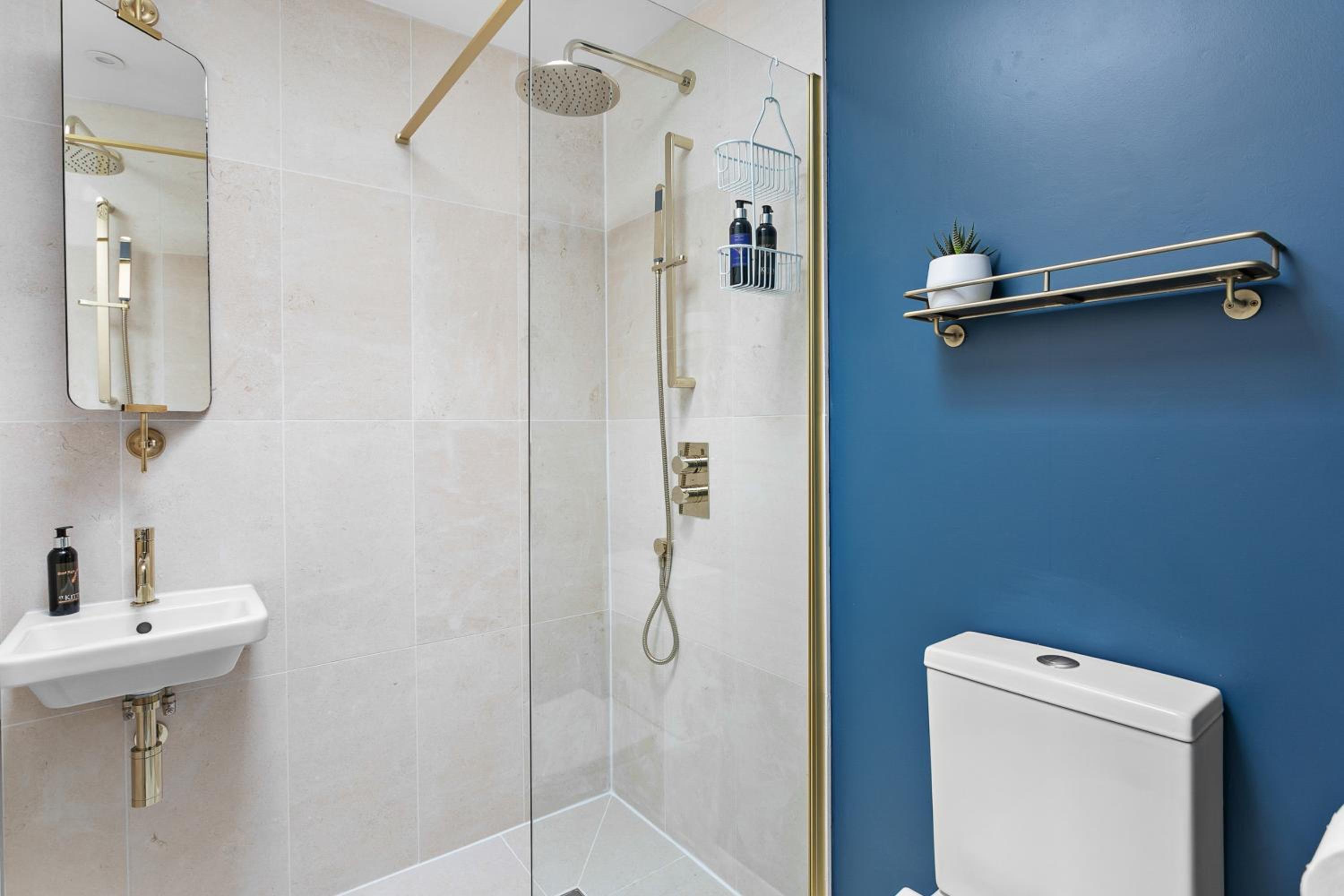Compact Double Room - Photo 3
