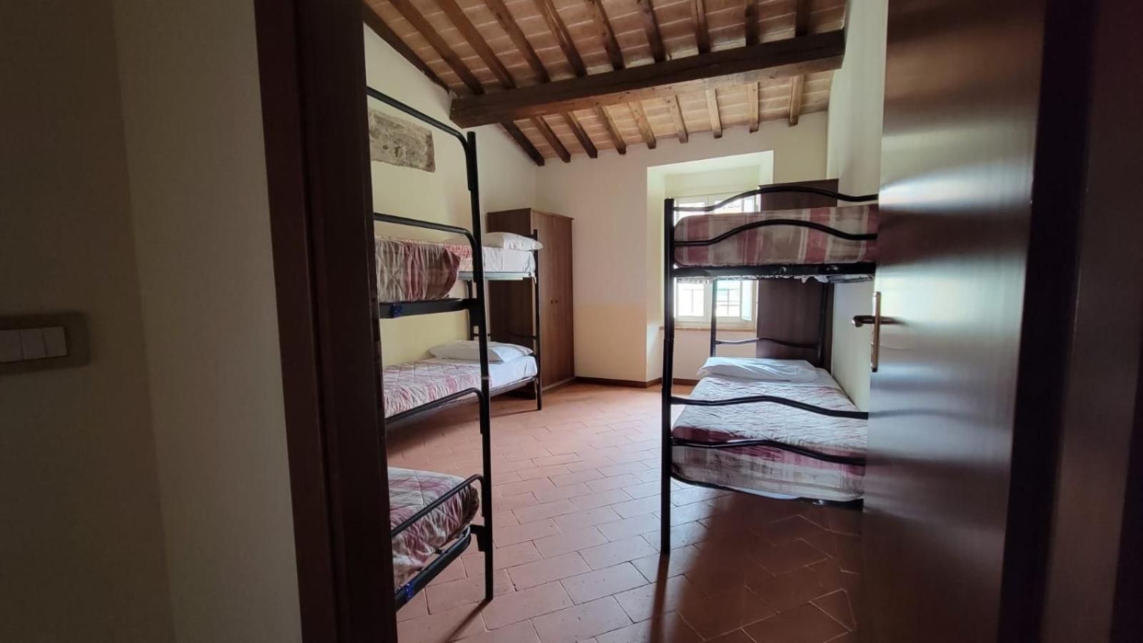 Economy Quadruple Room with Shared Bathroom photo 1