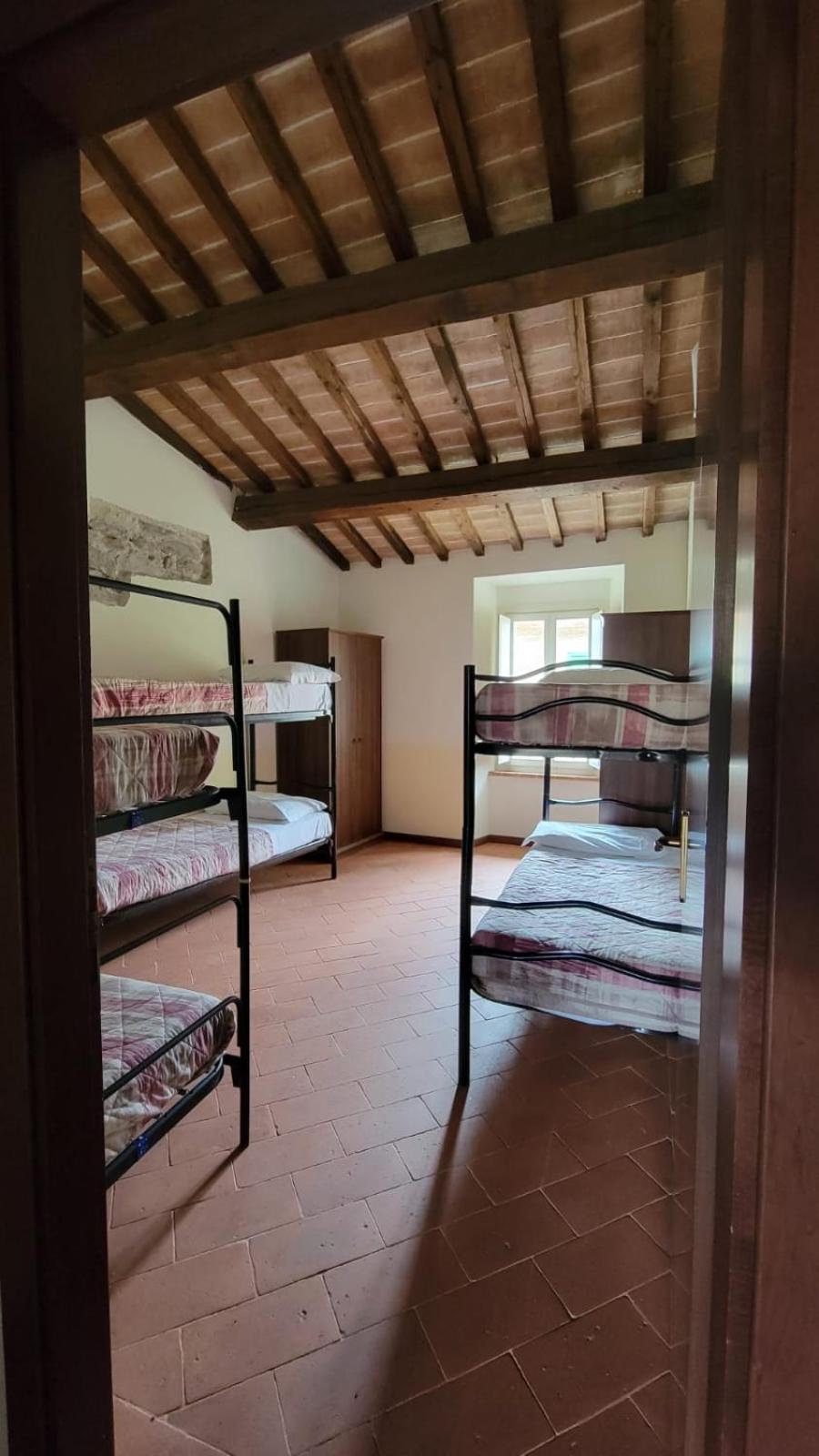 Economy Quadruple Room with Shared Bathroom photo 3