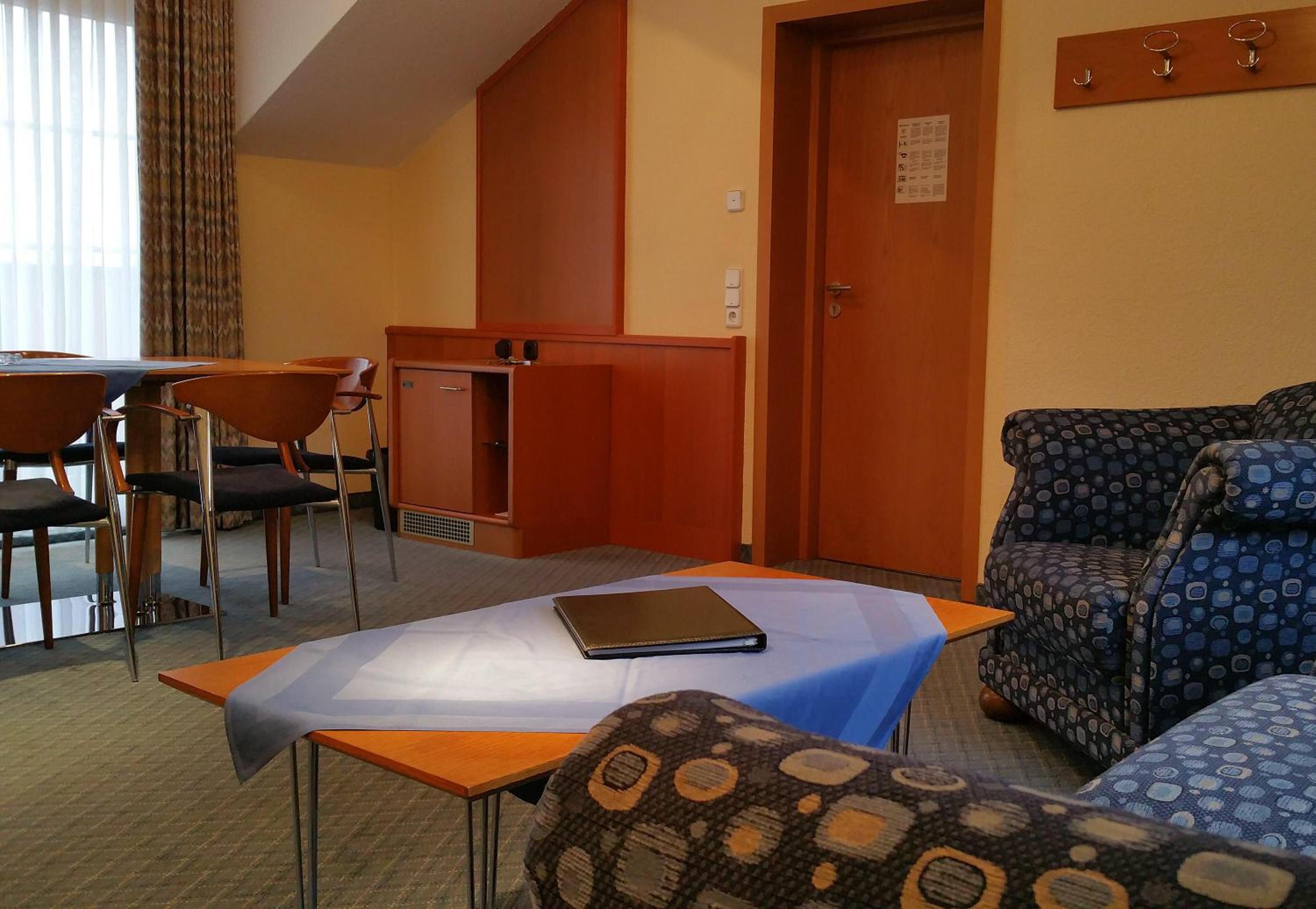Suite - Photo 3