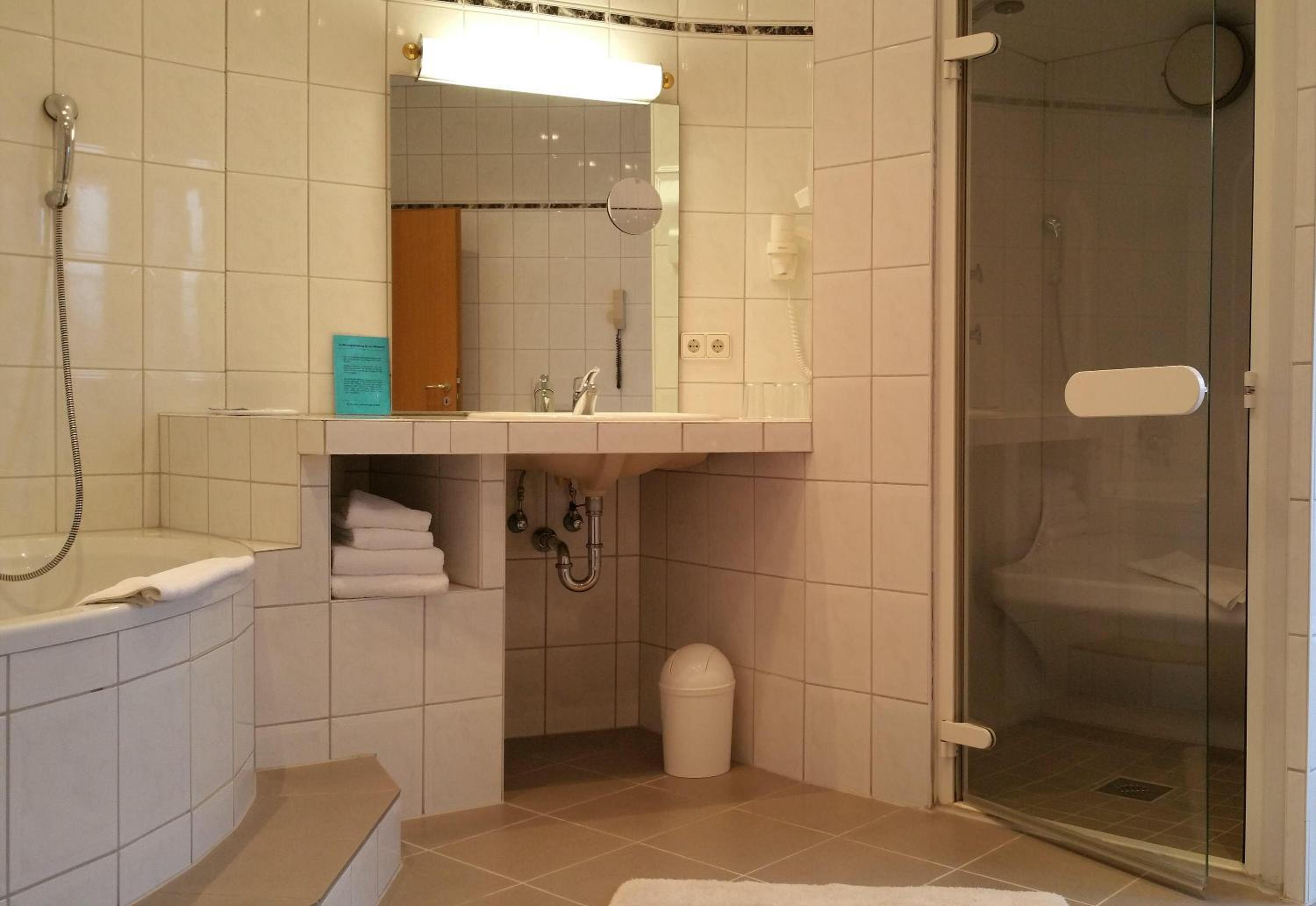 Suite - Photo 2