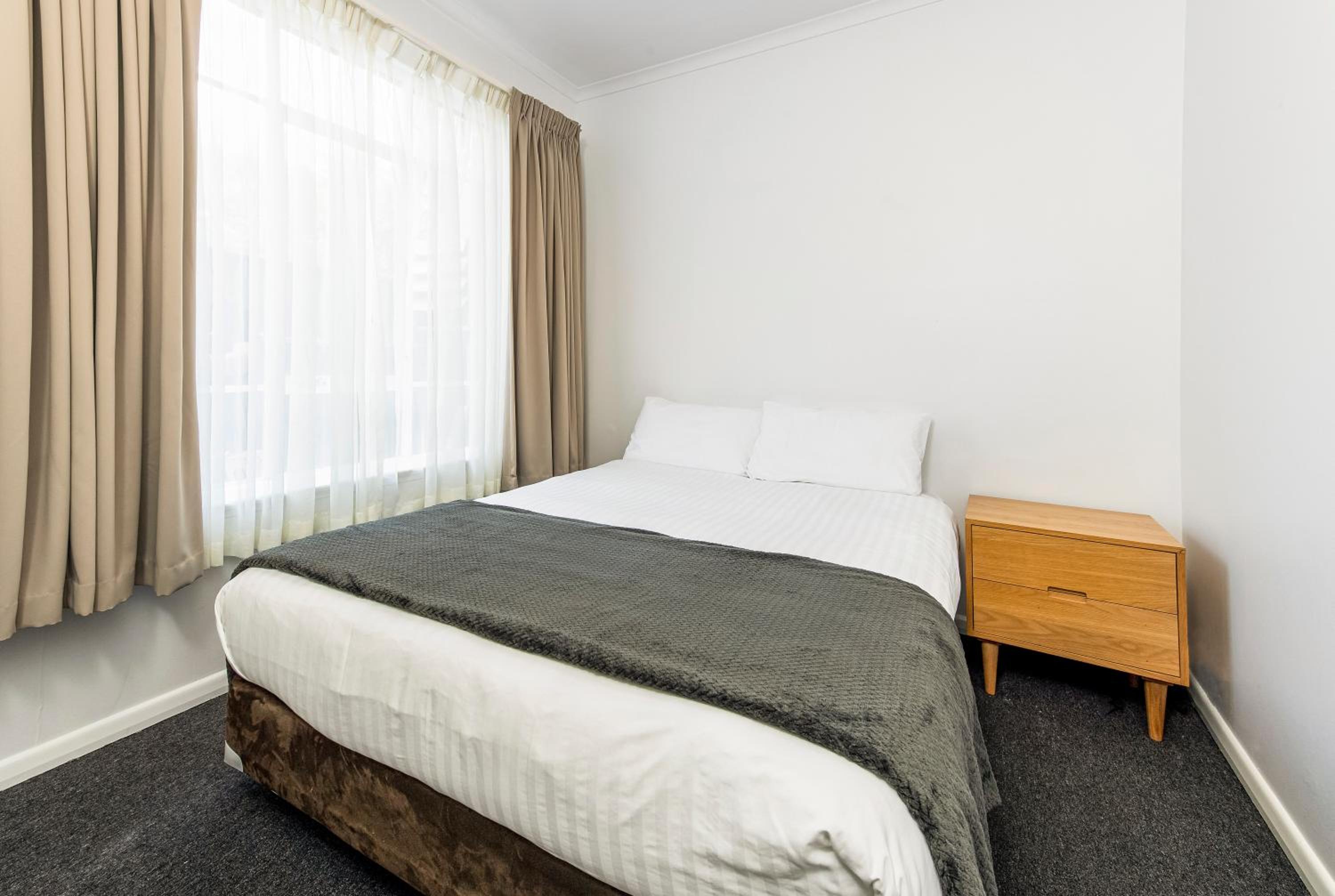 Standard Queen Room with Free Wifi and Parking - Photo 1