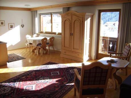 One-Bedroom Apartment with Balcony photo 1