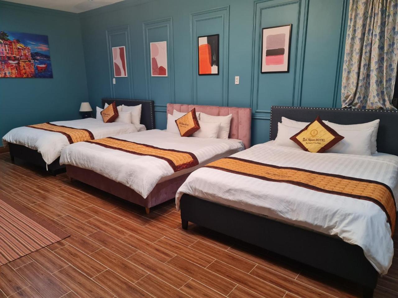 Executive Suite - Photo 2