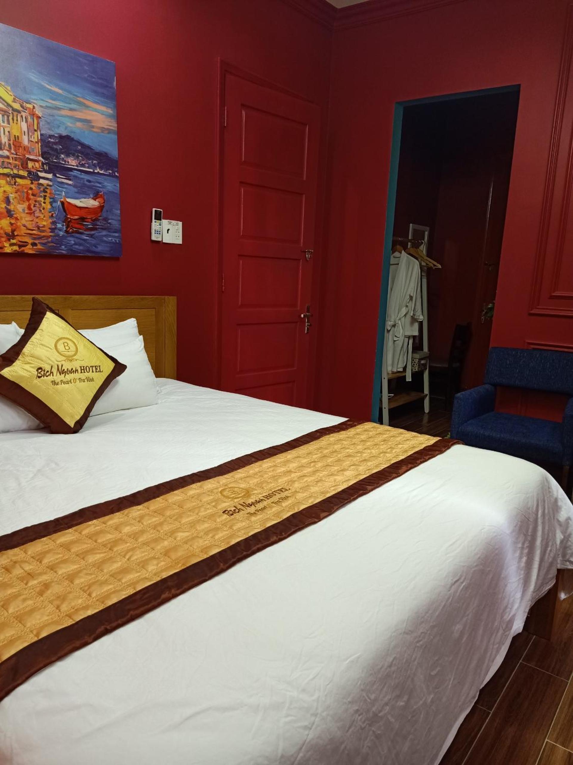 Deluxe Queen Room - Photo 7