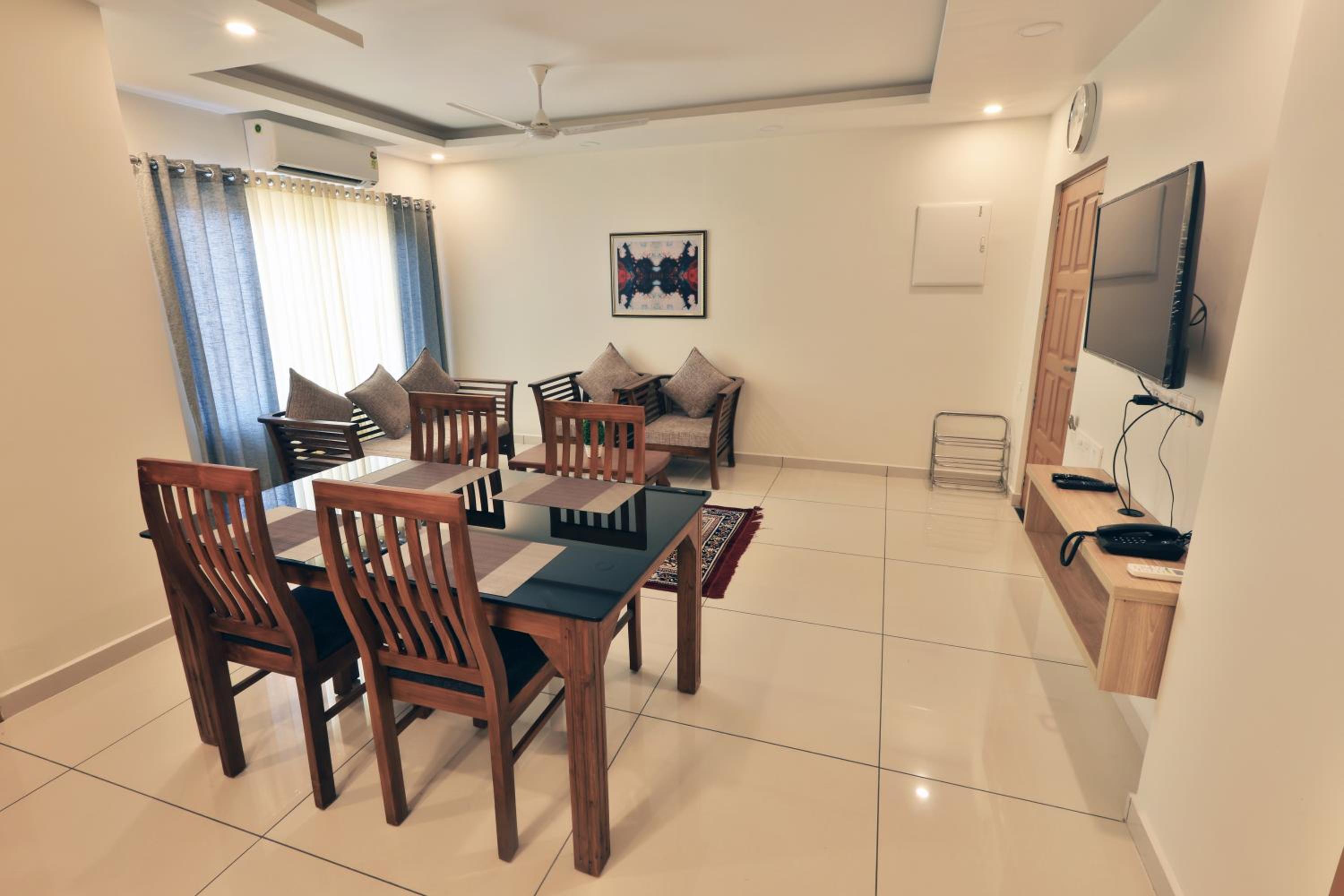 One-Bedroom Apartment - Photo 6