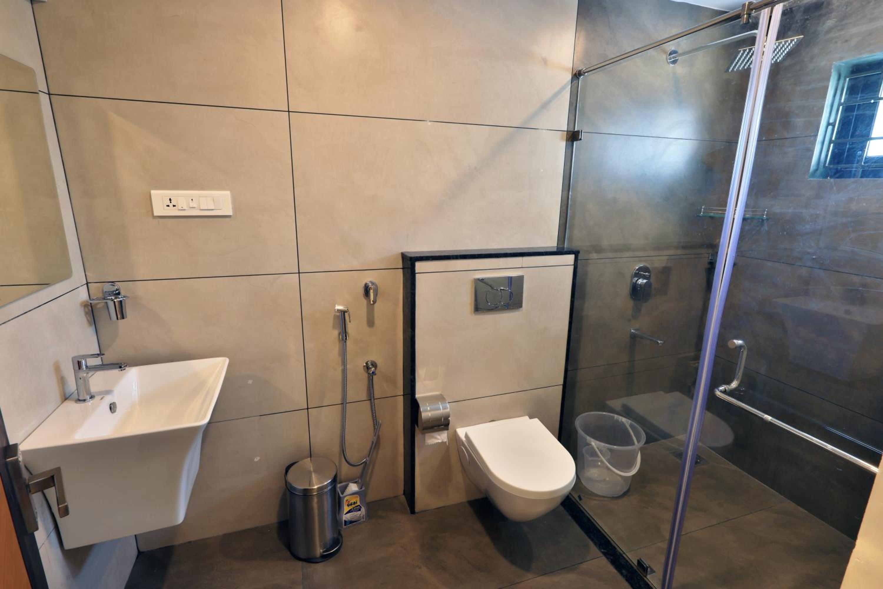 One-Bedroom Apartment - Photo 2