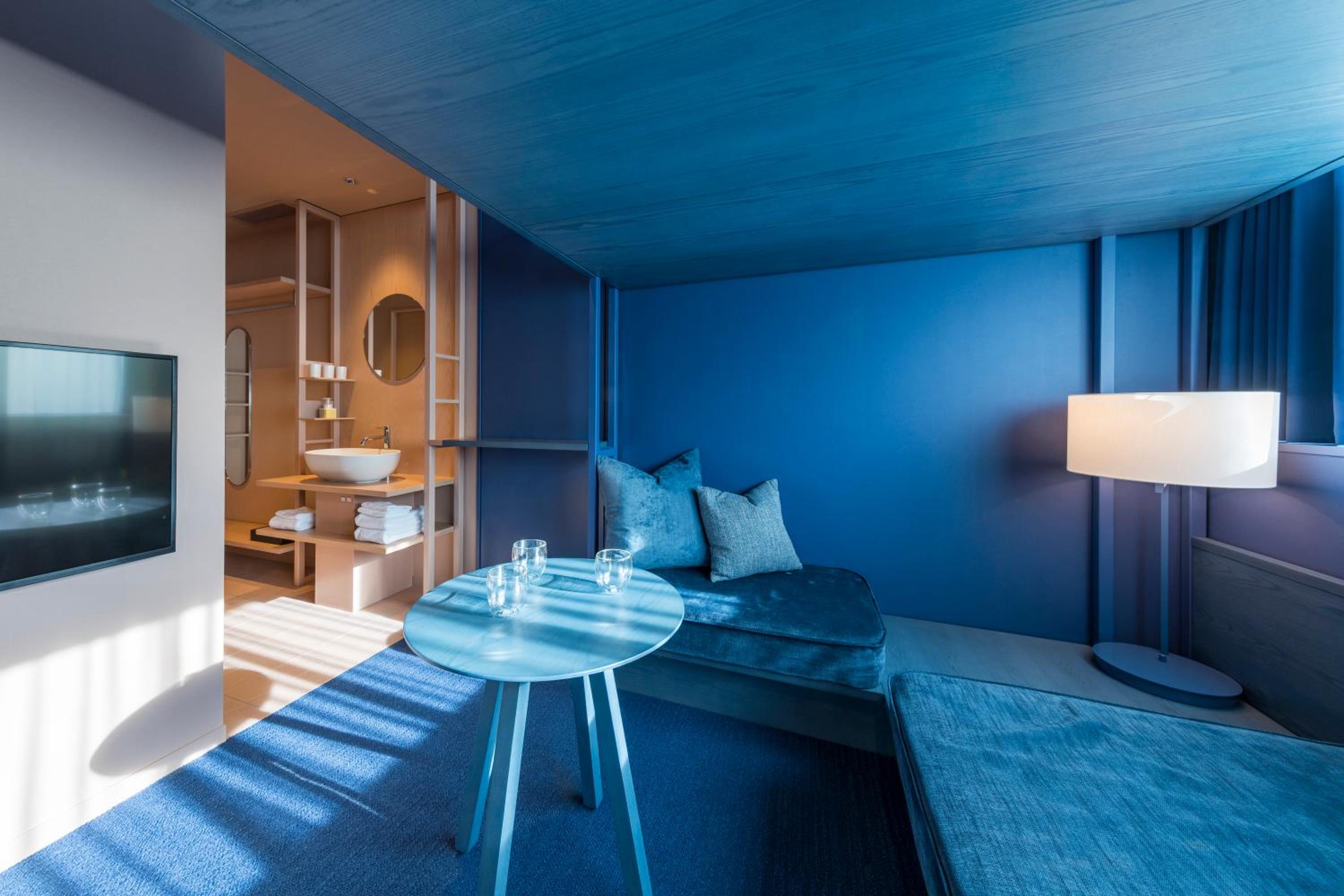 【dark blue】Loft Room A