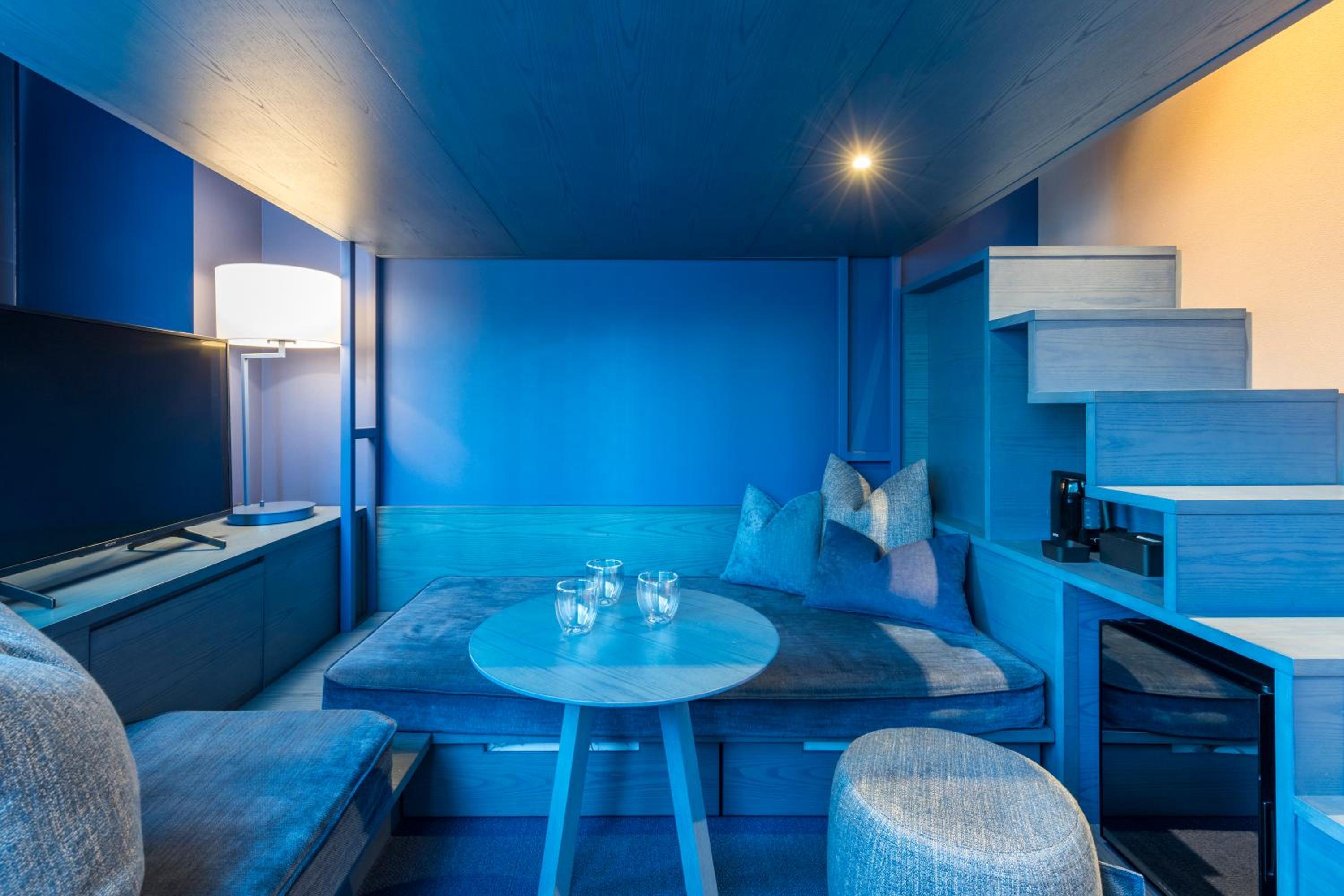 【dark blue】Loft Room B