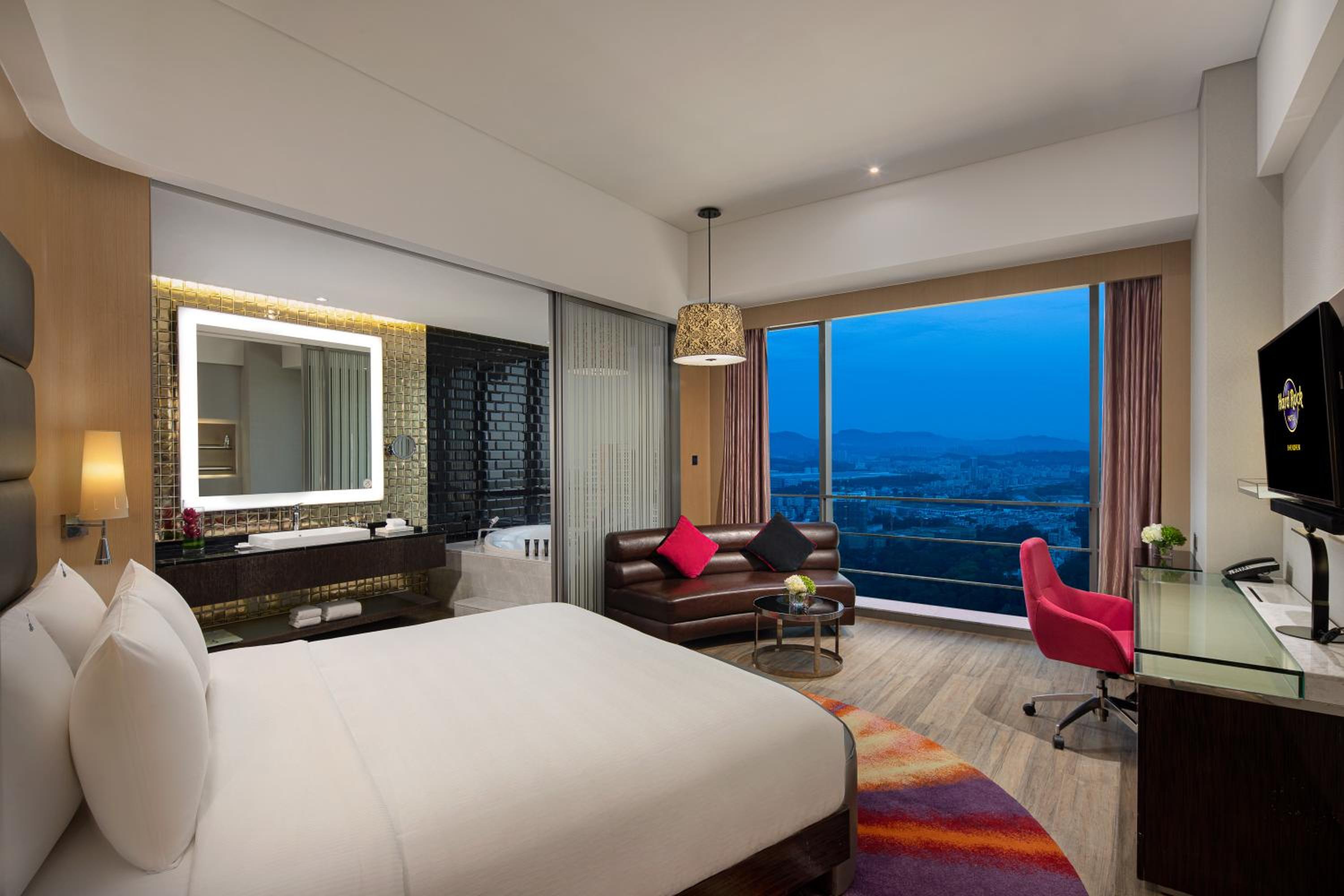 Deluxe Double Room Package ( Including New Messi chicken sandwich set and breakfast for 2)