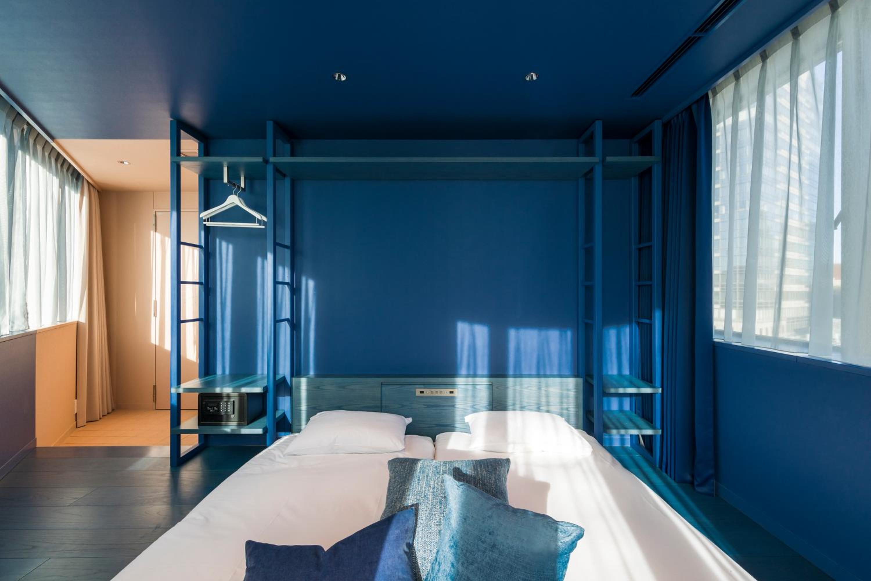 【dark blue】Corner Room