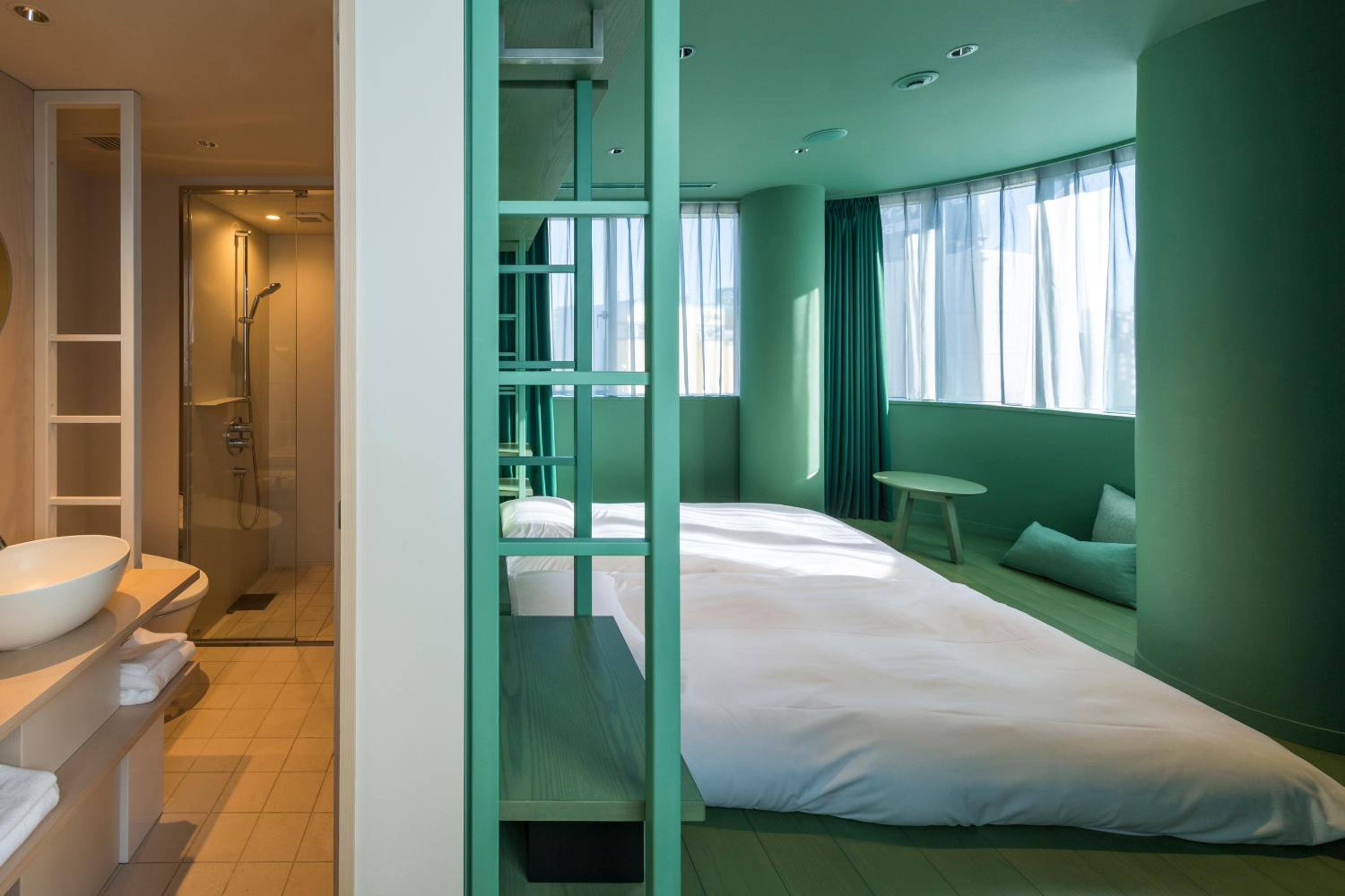 【green】Corner Room