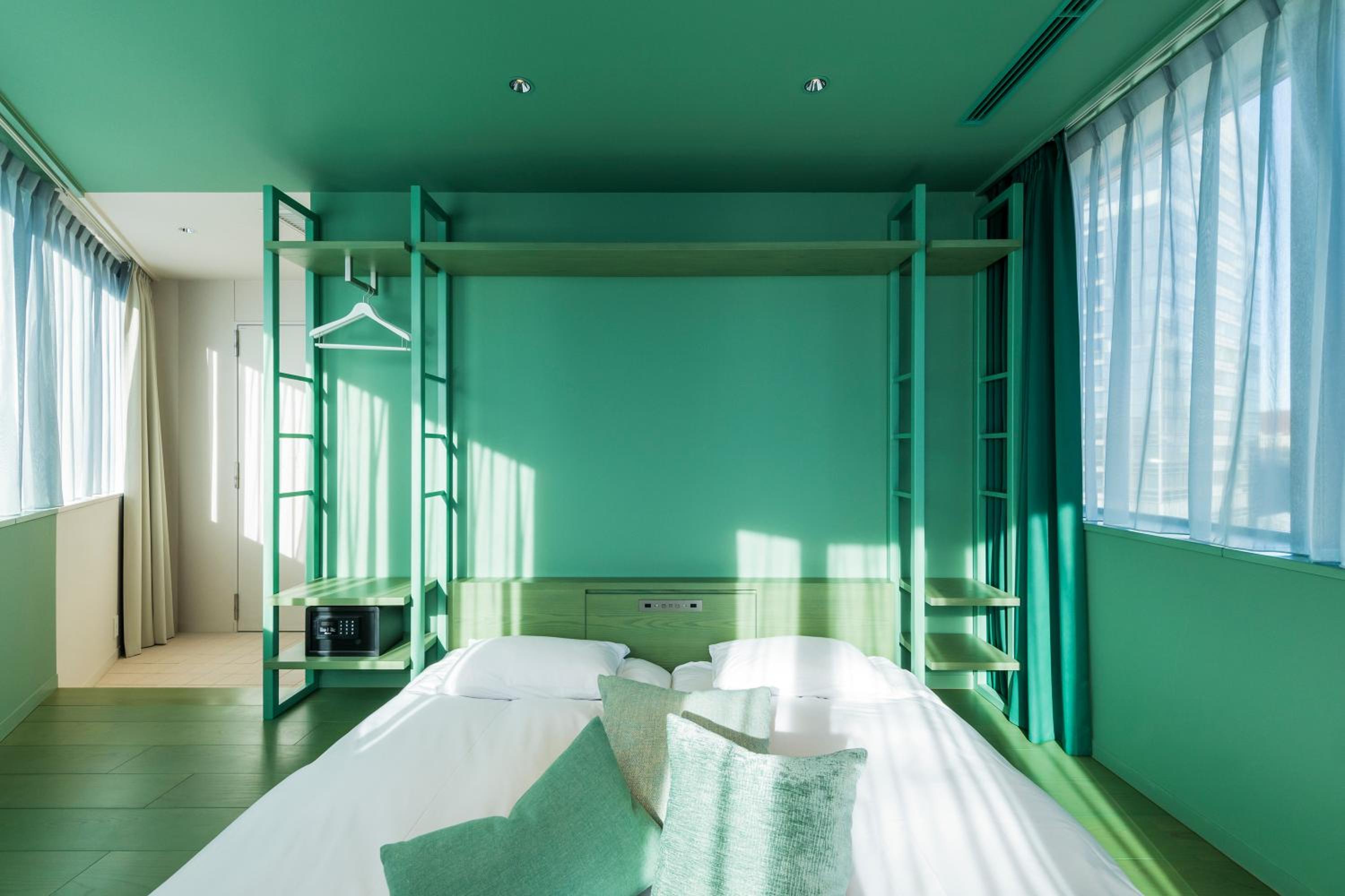 【green】Corner Room