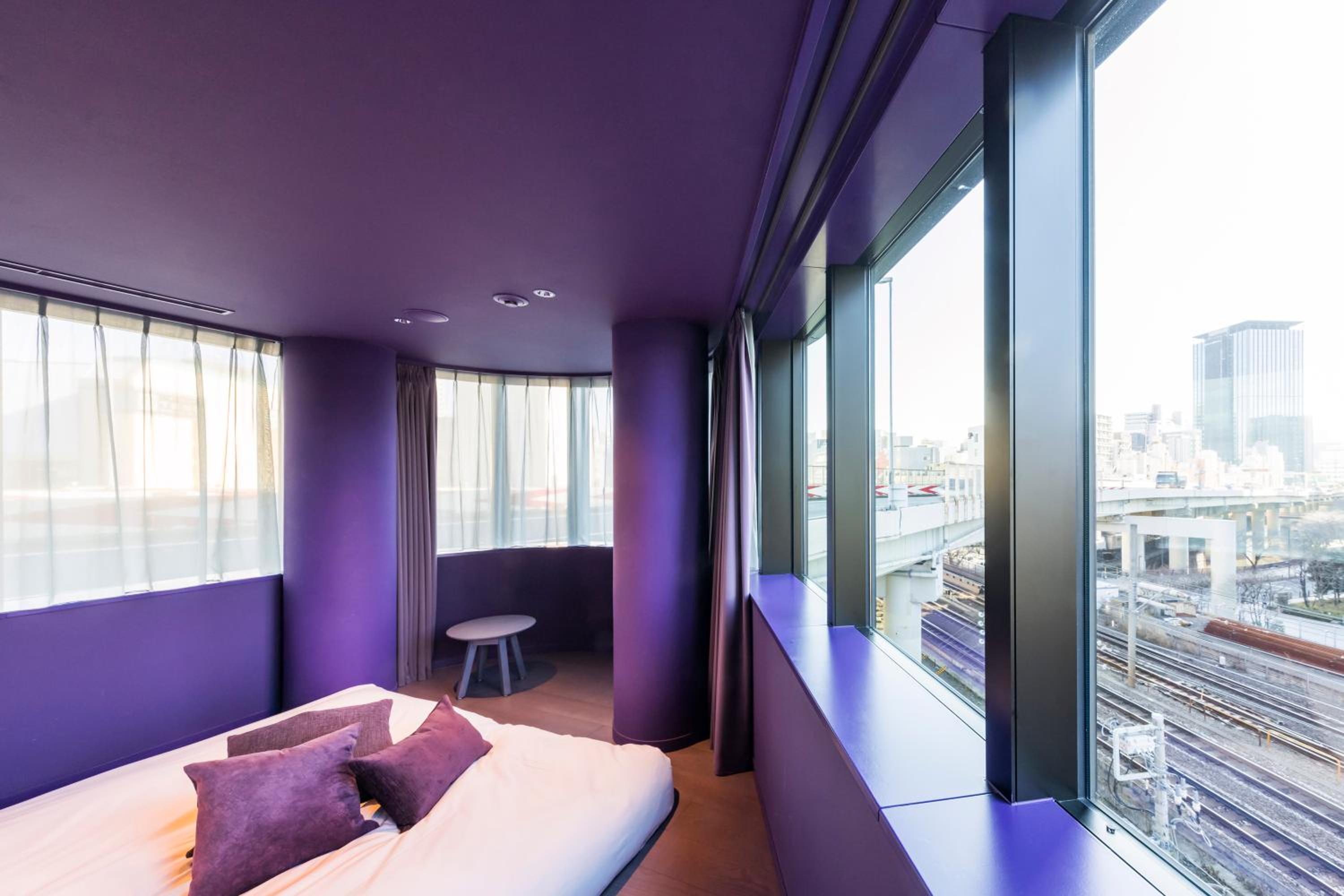 【purple】Corner Room