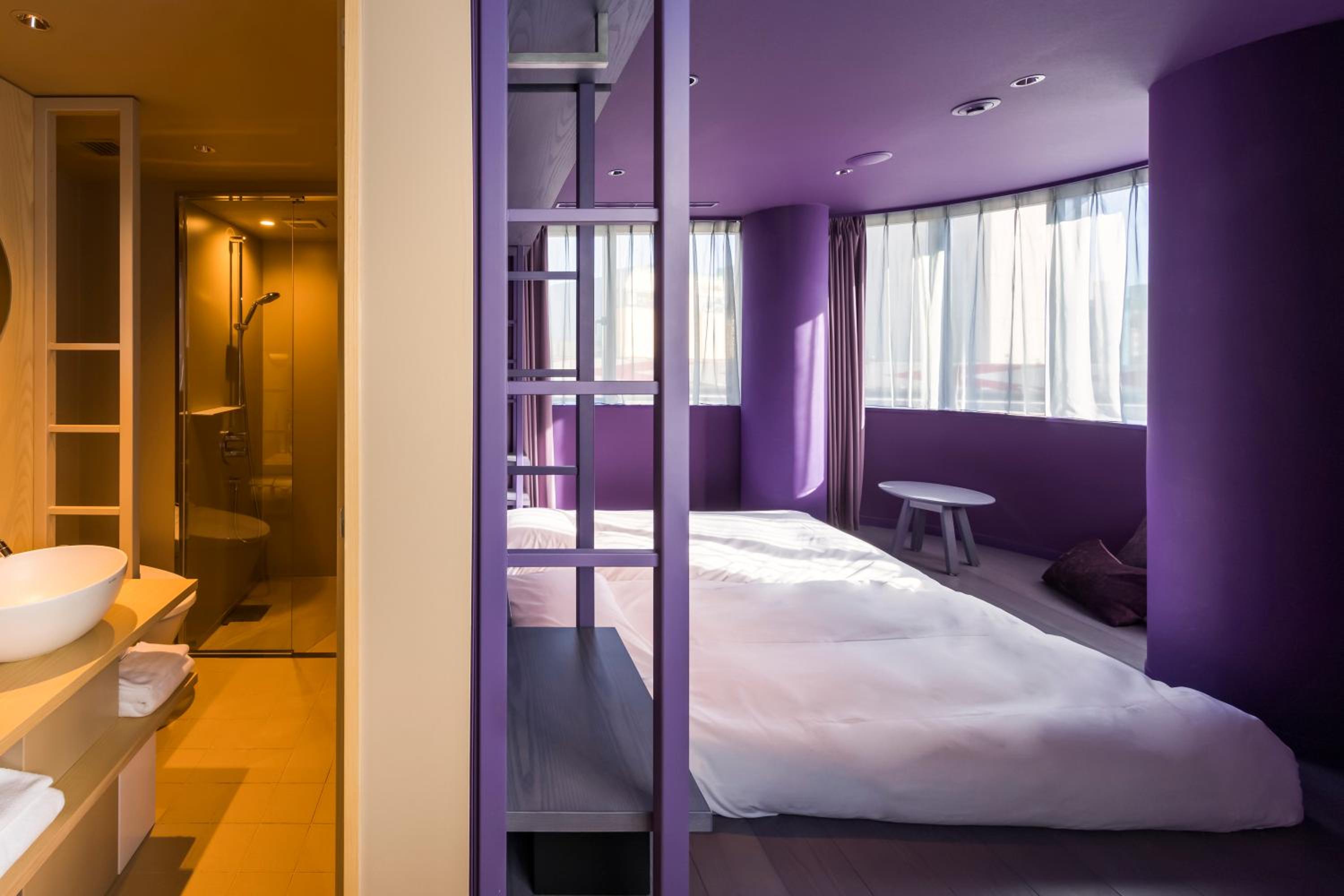 【purple】Corner Room