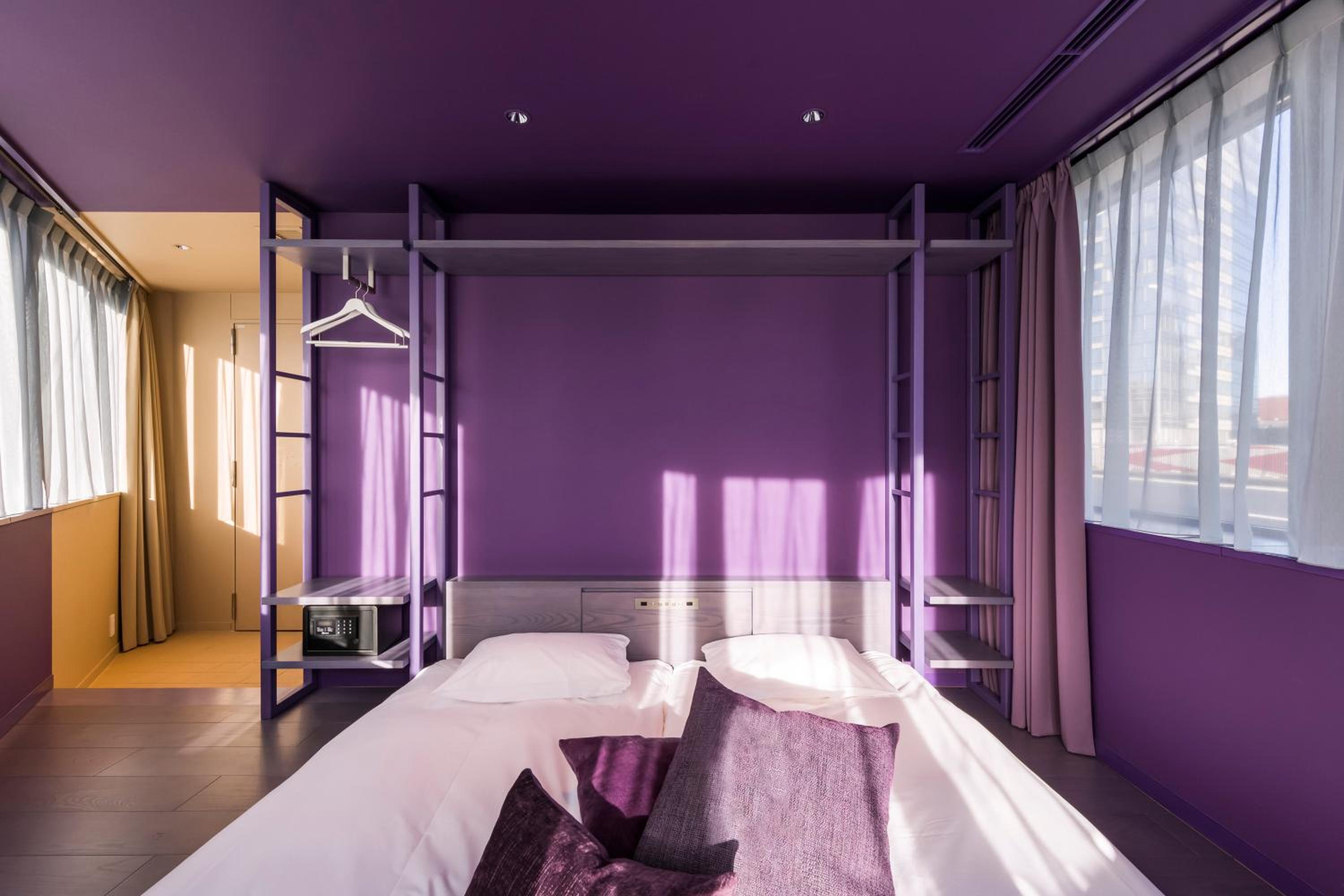 【purple】Corner Room