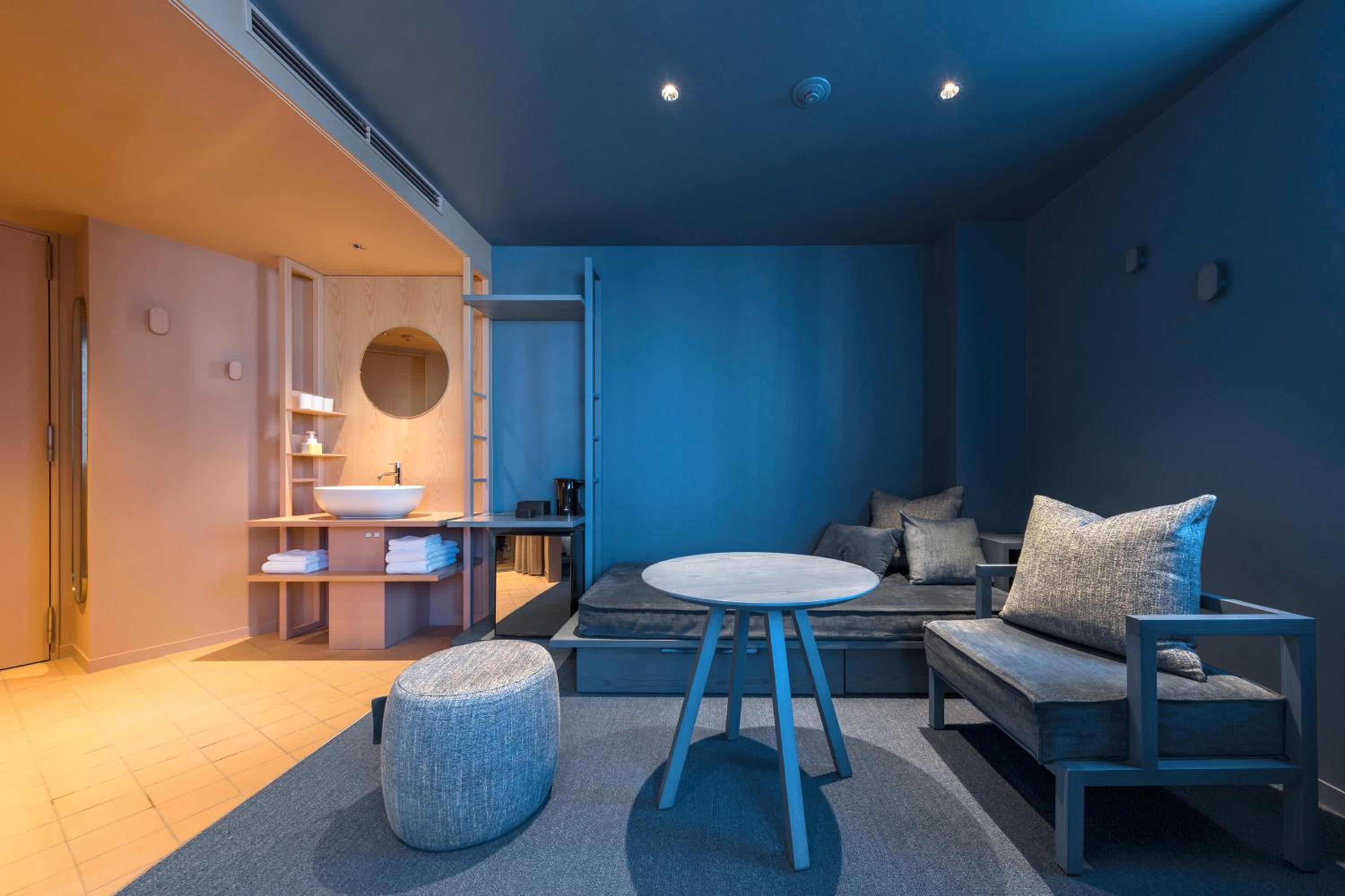 【dark blue】Premier Loft Room